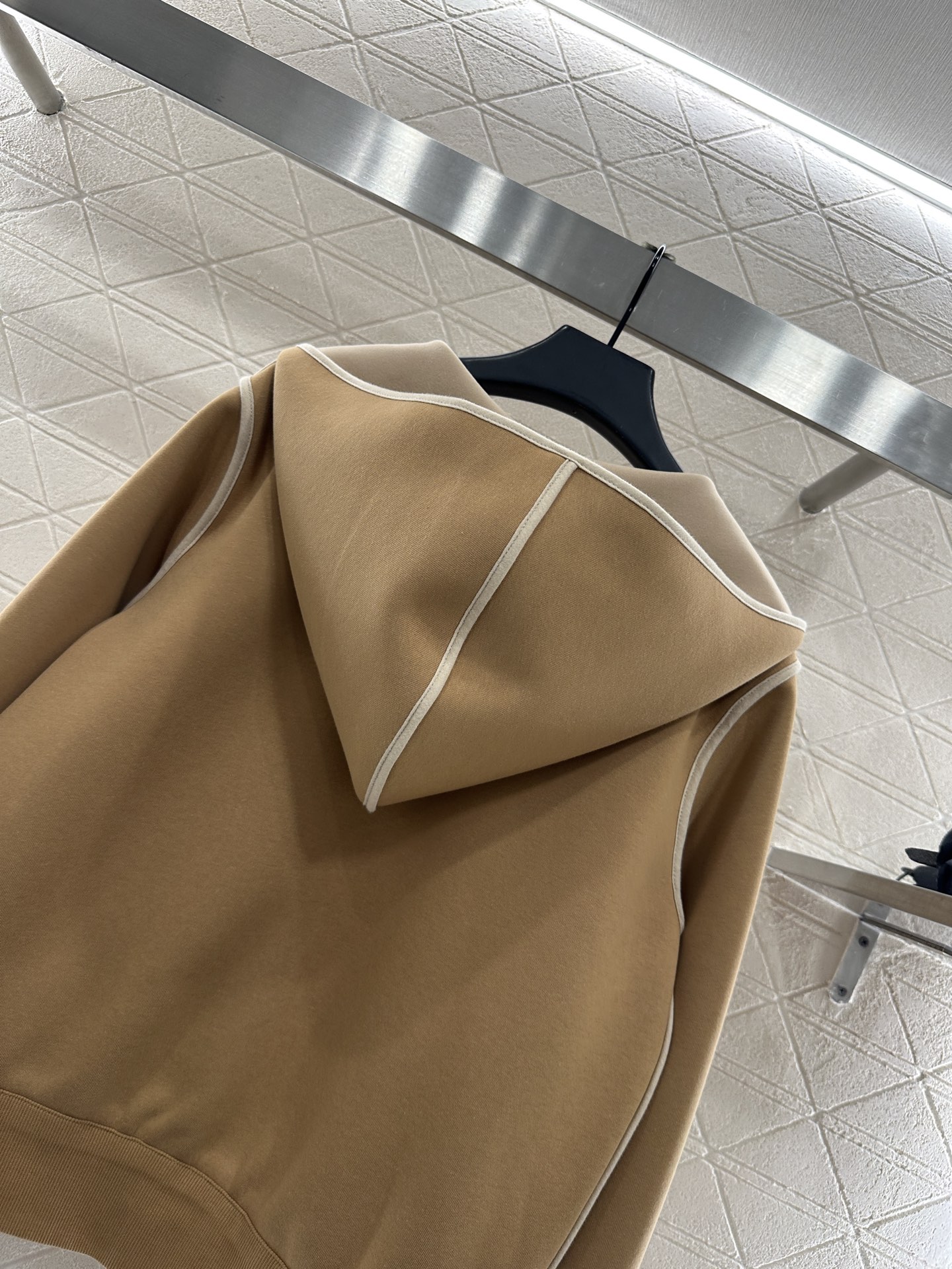 ♥Louis vuitto*♥2025新品上架 连帽提花外套长裤套装定制YB进口棉纶混纺材质，复合工艺处