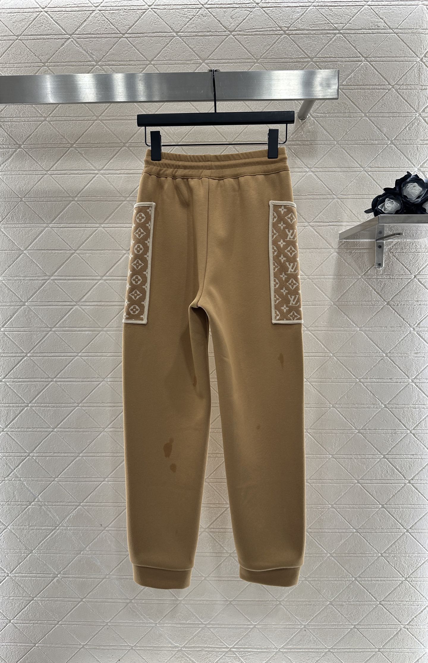 ♥Louis vuitto*♥2025新品上架 连帽提花外套长裤套装定制YB进口棉纶混纺材质，复合工艺处