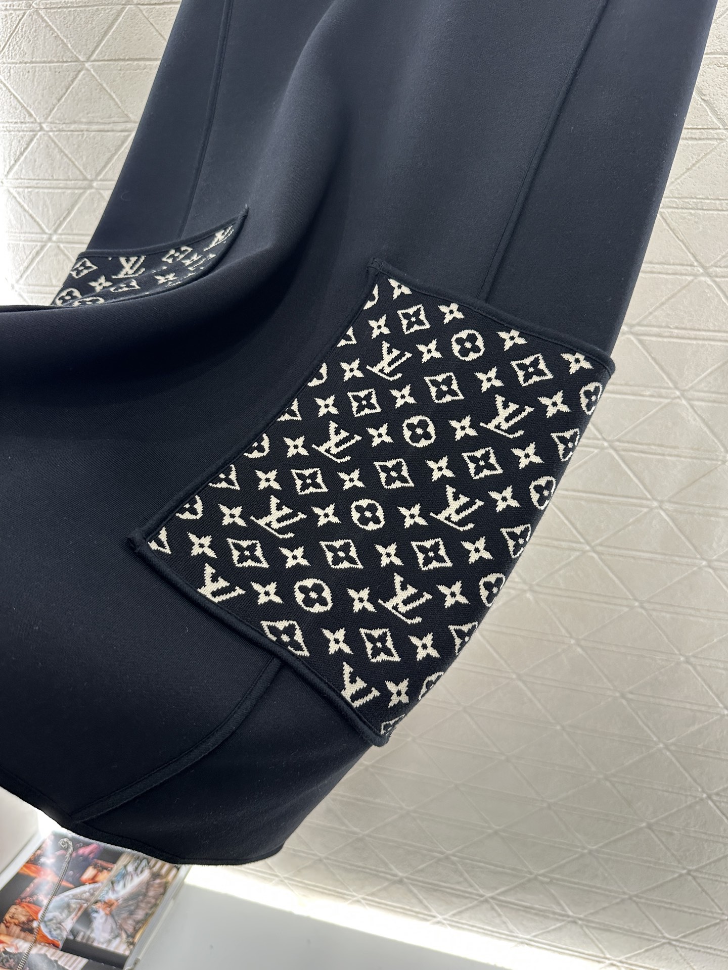 ♥Louis vuitto*♥2025新品上架 提花拼接口袋背心裙定制YB进口棉纶混纺材质，复合工艺处理