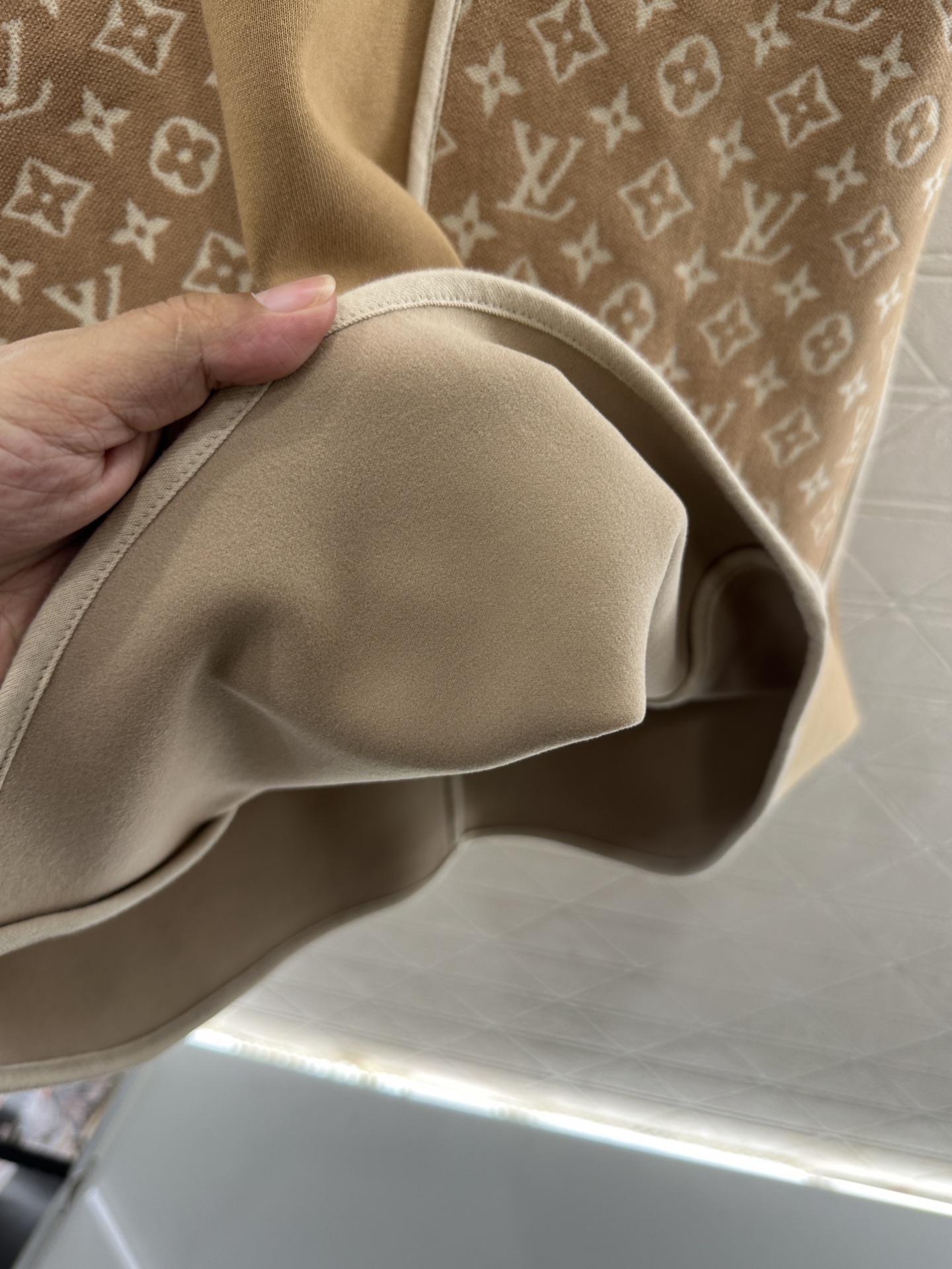 ♥Louis vuitto*♥2025新品上架 提花拼接口袋背心裙定制YB进口棉纶混纺材质，复合工艺处理