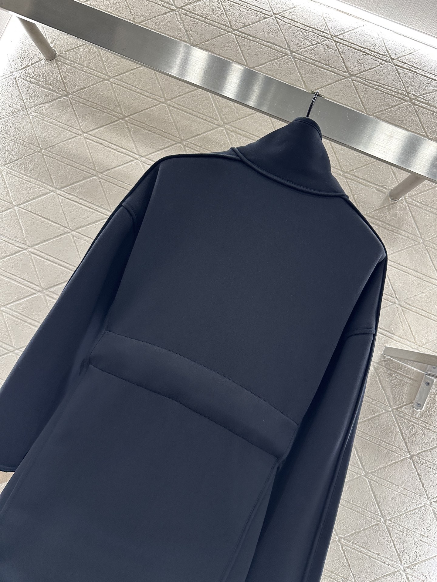 ♥Louis vuitto*♥2025新品上架 翻领提花腰带大衣外套定制YB棉纶混纺材质，复合工艺处理，