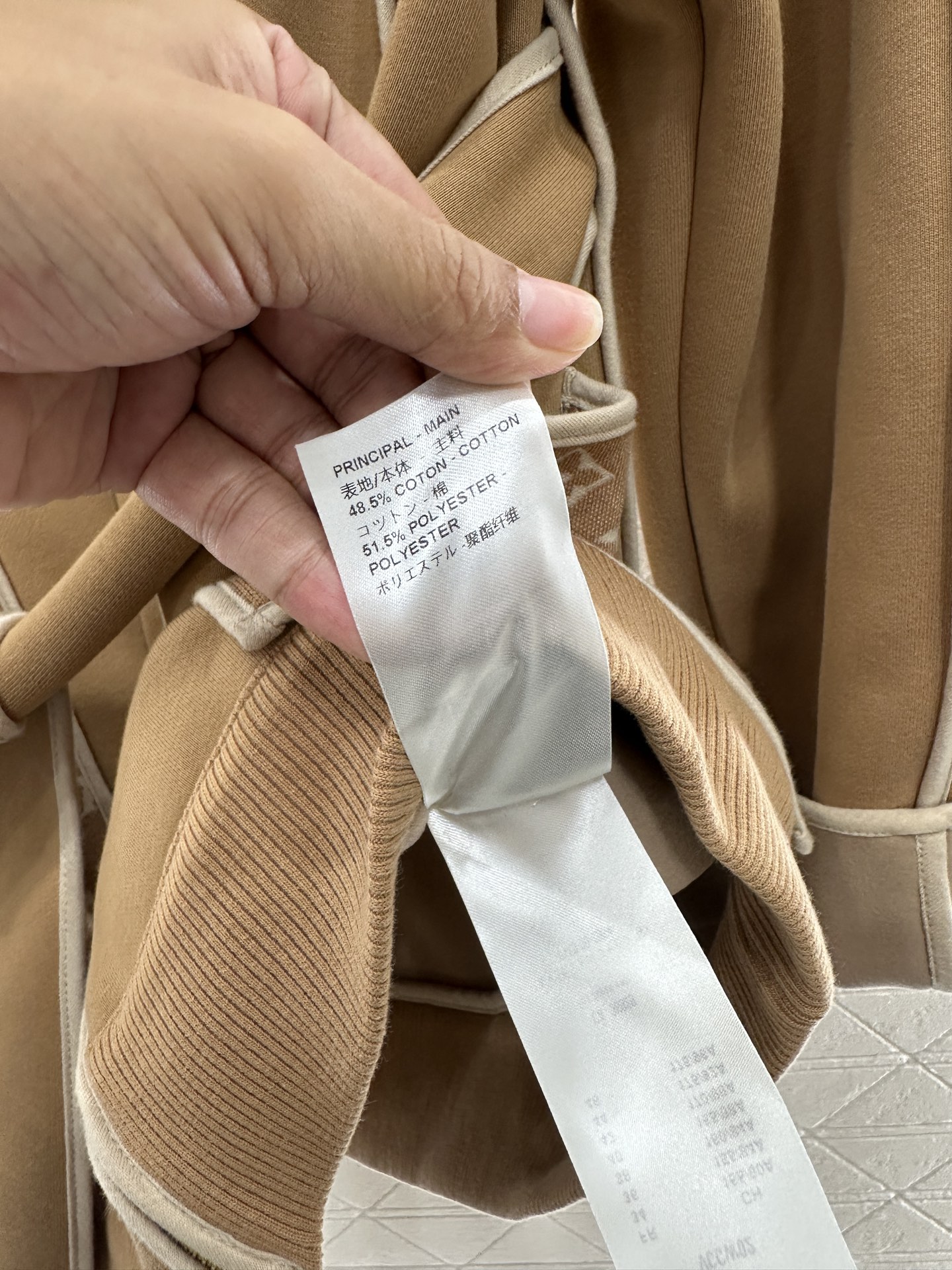 ♥Louis vuitto*♥2025新品上架 翻领提花腰带大衣外套定制YB棉纶混纺材质，复合工艺处理，