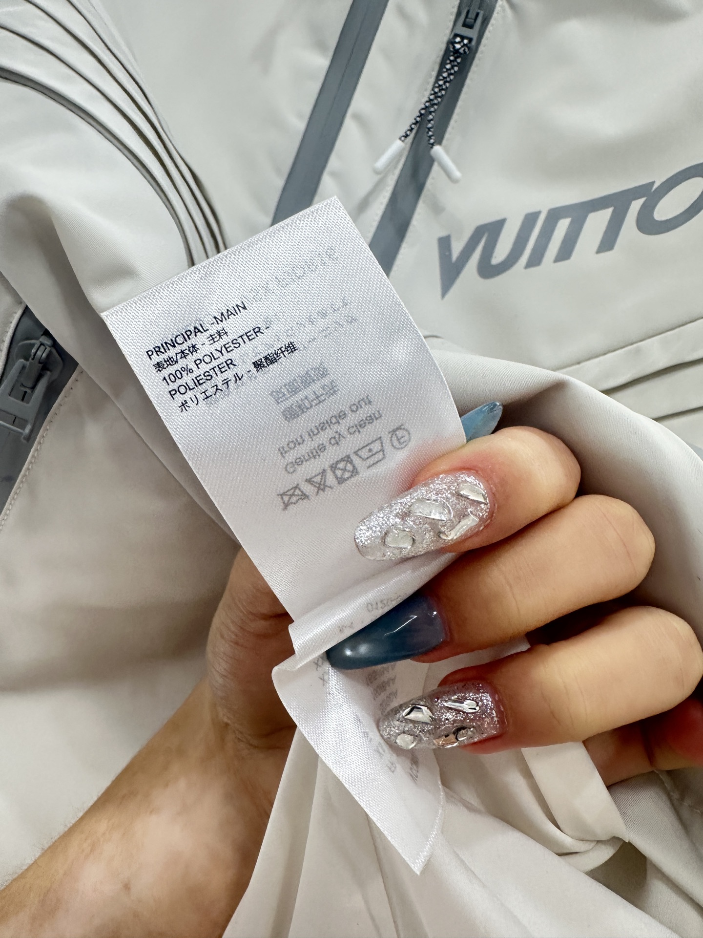 ♥Louis Vuitto*♥2025新品上架 时尚冲锋外套定制YB进口冲锋尼龙材质，质感高级，挺括有型