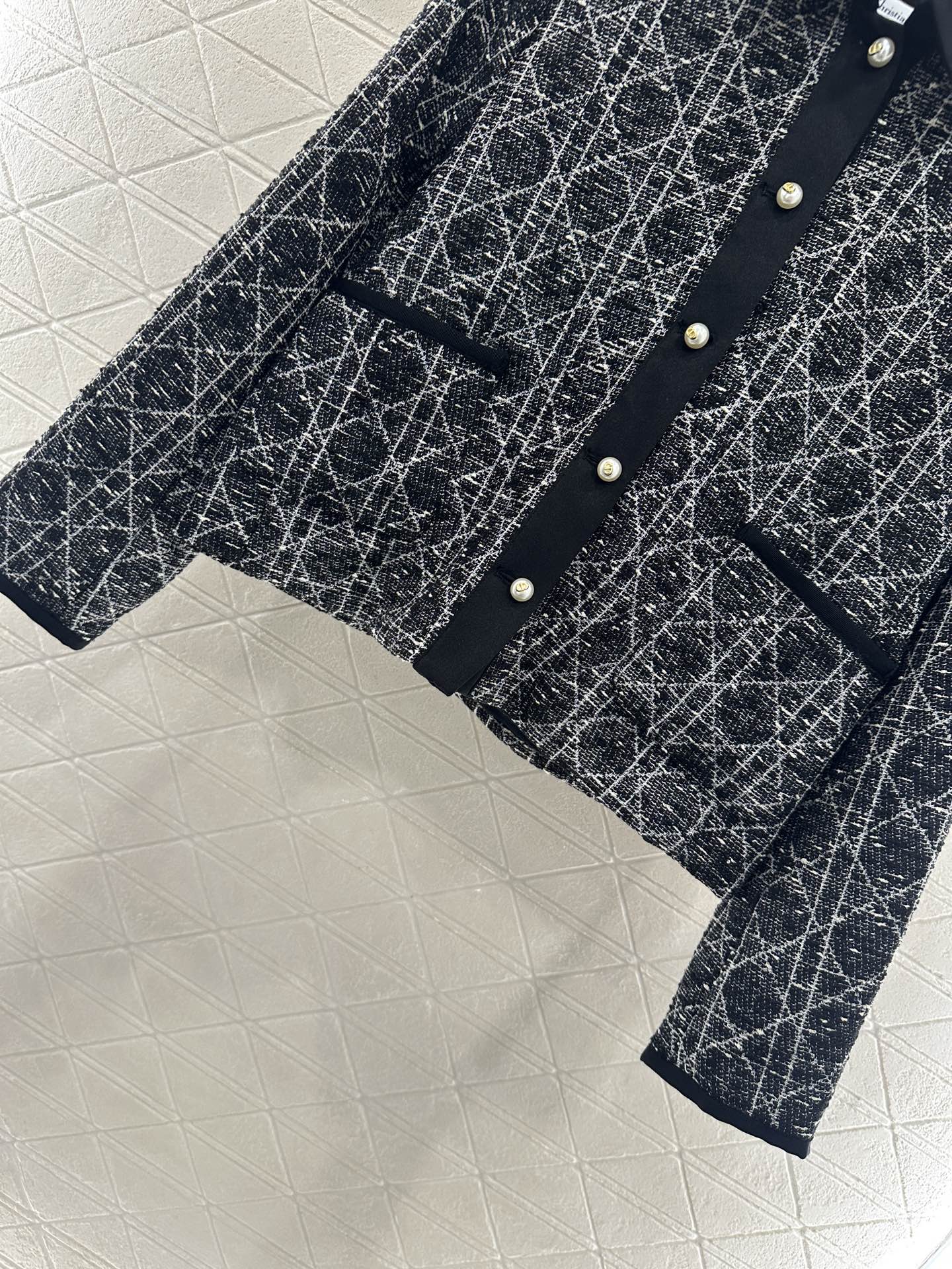 ♥Dio*♥2025新品上架 藤格纹提花衬衫外套定制YB棉纶提花材质，质感高级，品相十足，翻领衬衣版型，