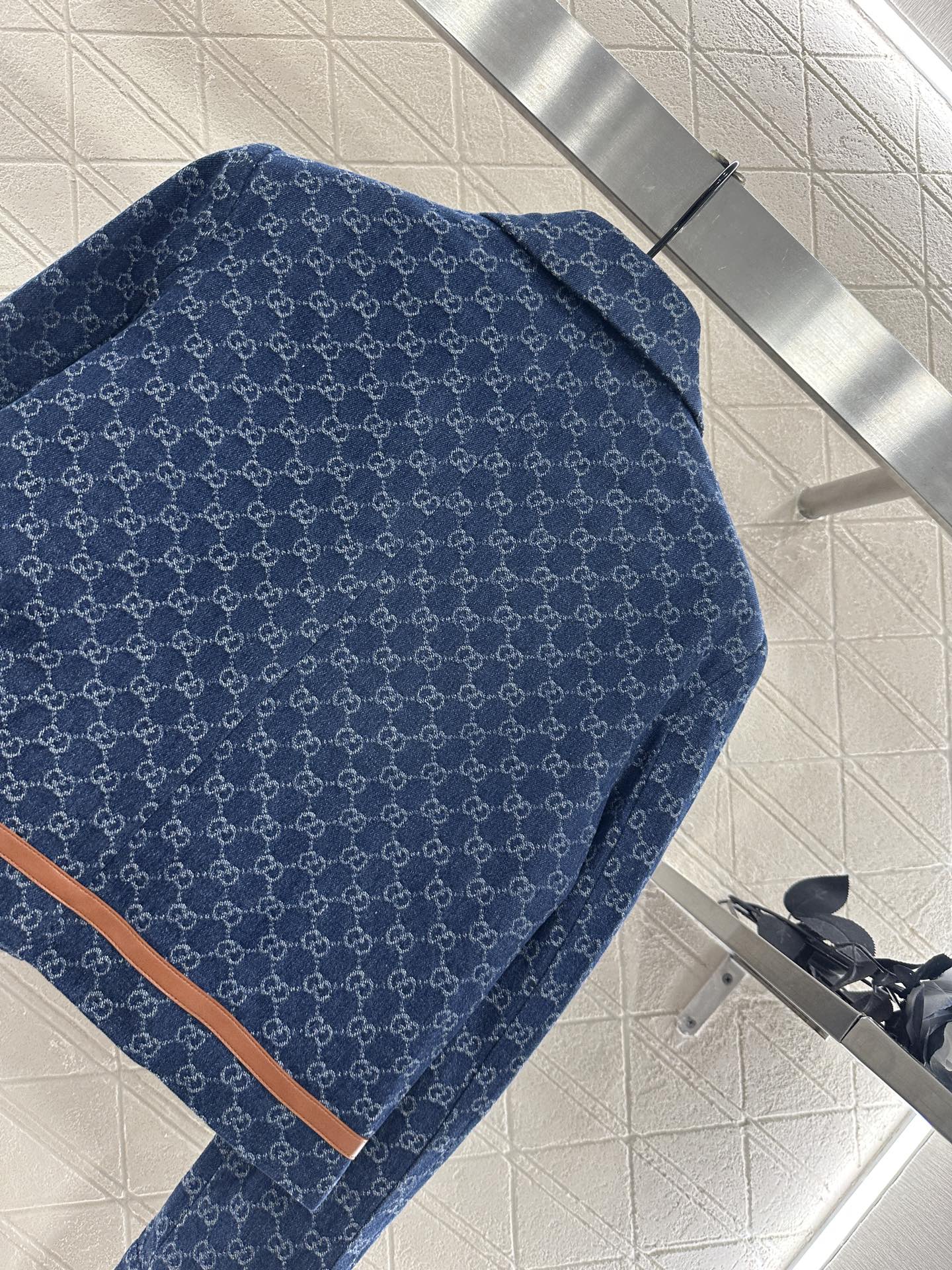 ♥Gucc*♥2025新品上架 翻领提花短款外套定制YB进口提花材质，质感高级，挺括有型，翻领正肩夹克外