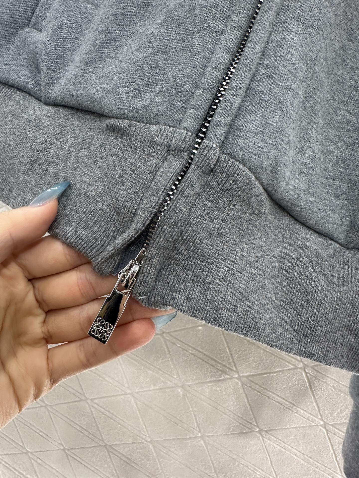 ♥Loew*♥2025新品上架 加绒磨毛连帽拉链外套定制YB斜纹全棉材质，质感光泽，品相高级，常规百搭连