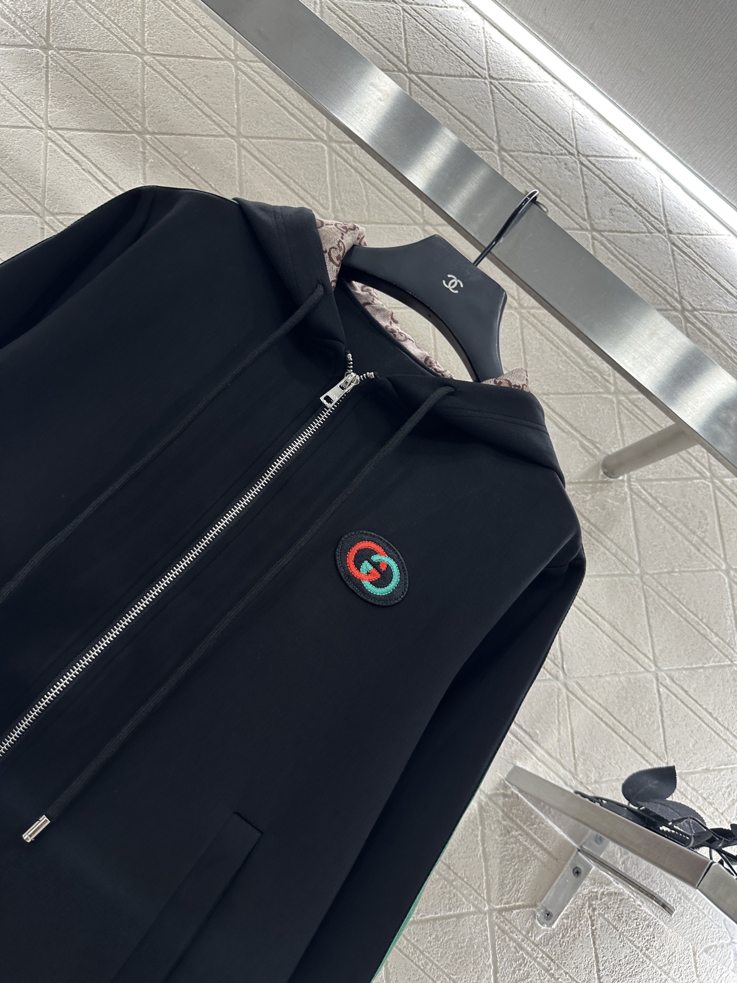 ♥Gucc*♥2025新品上架 连帽外套长裤套装定制YB进口材质，质感光泽，舒适垂顺，连帽外套裁剪，时髦