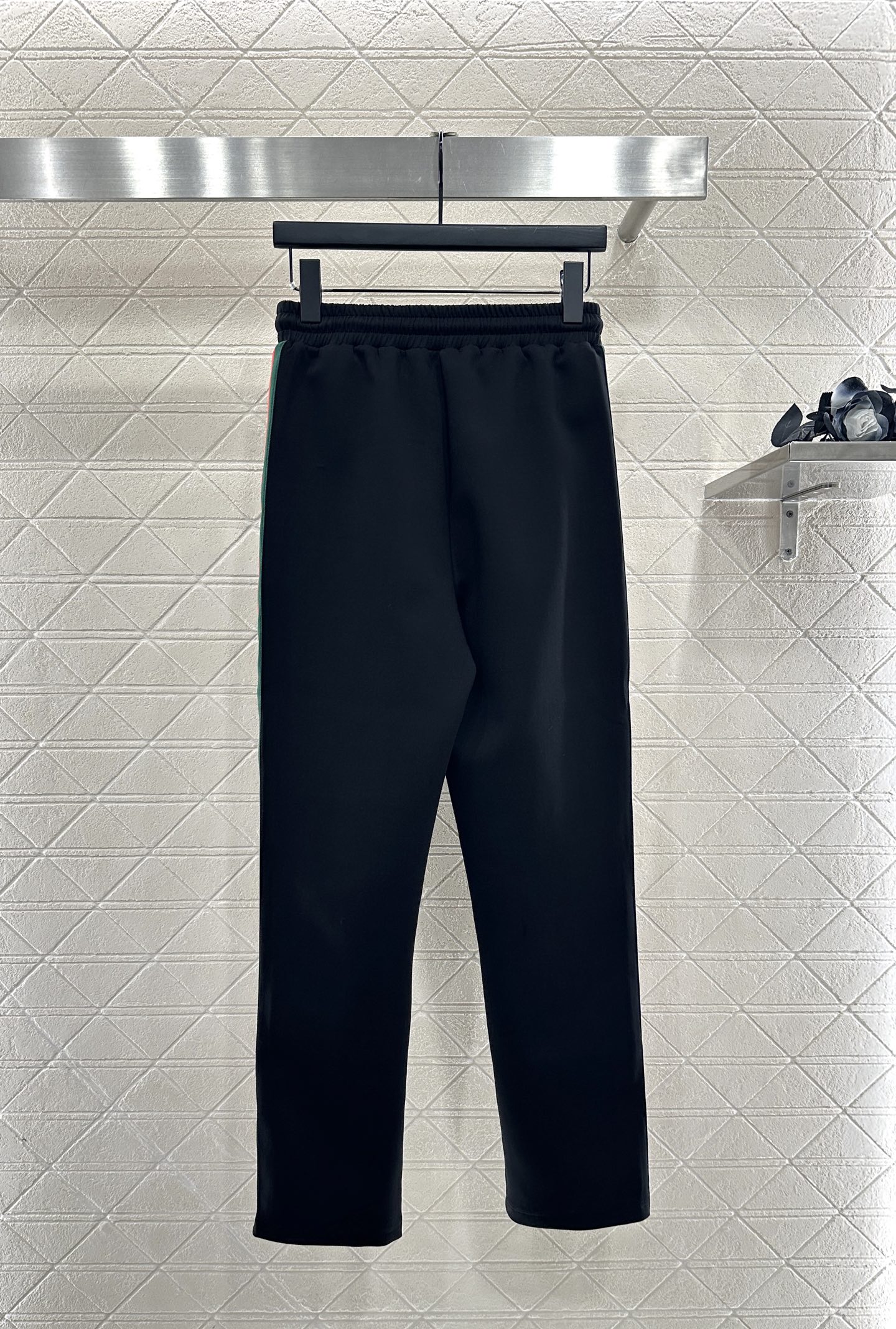 ♥Gucc*♥2025新品上架 连帽外套长裤套装定制YB进口材质，质感光泽，舒适垂顺，连帽外套裁剪，时髦