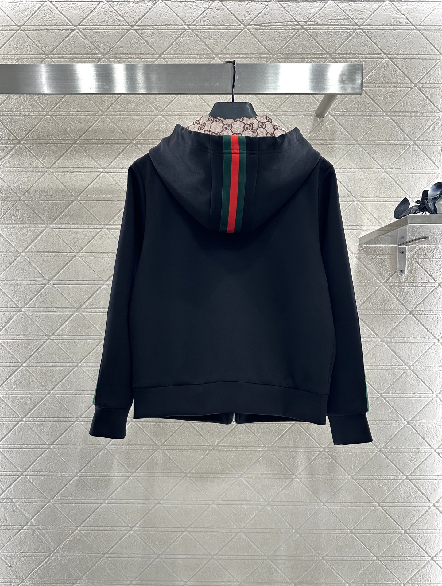 ♥Gucc*♥2025新品上架 连帽外套长裤套装定制YB进口材质，质感光泽，舒适垂顺，连帽外套裁剪，时髦