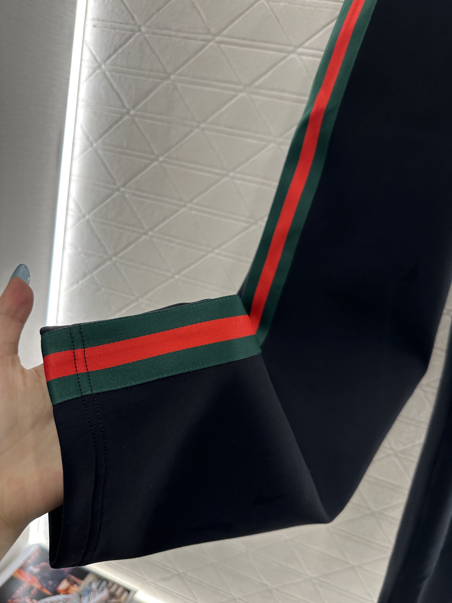 ♥Gucc*♥2025新品上架 连帽外套长裤套装定制YB进口材质，质感光泽，舒适垂顺，连帽外套裁剪，时髦