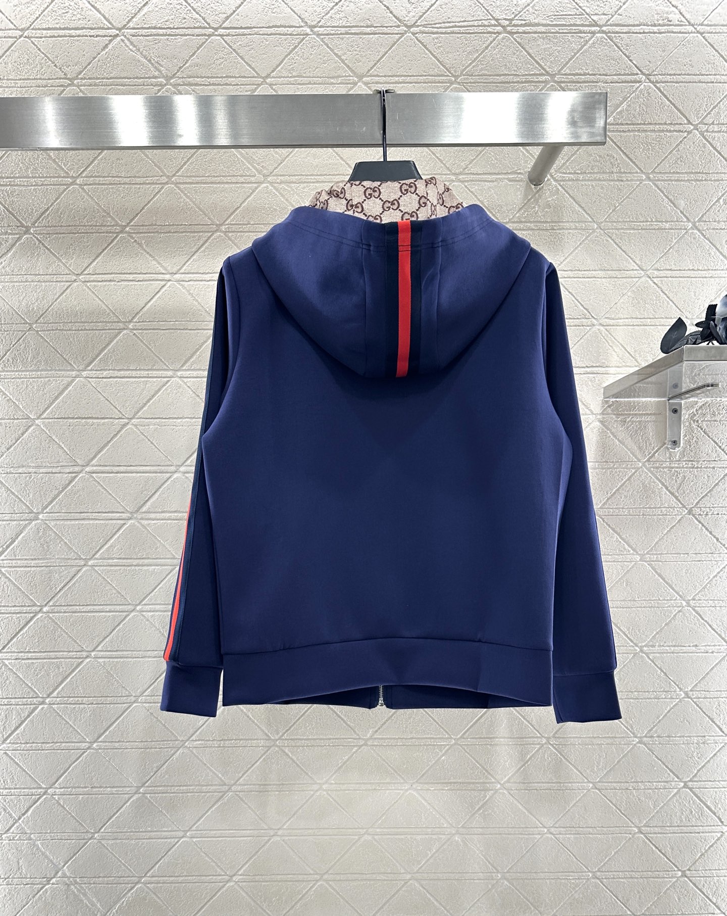 ♥Gucc*♥2025新品上架 连帽外套长裤套装定制YB进口材质，质感光泽，舒适垂顺，连帽外套裁剪，时髦