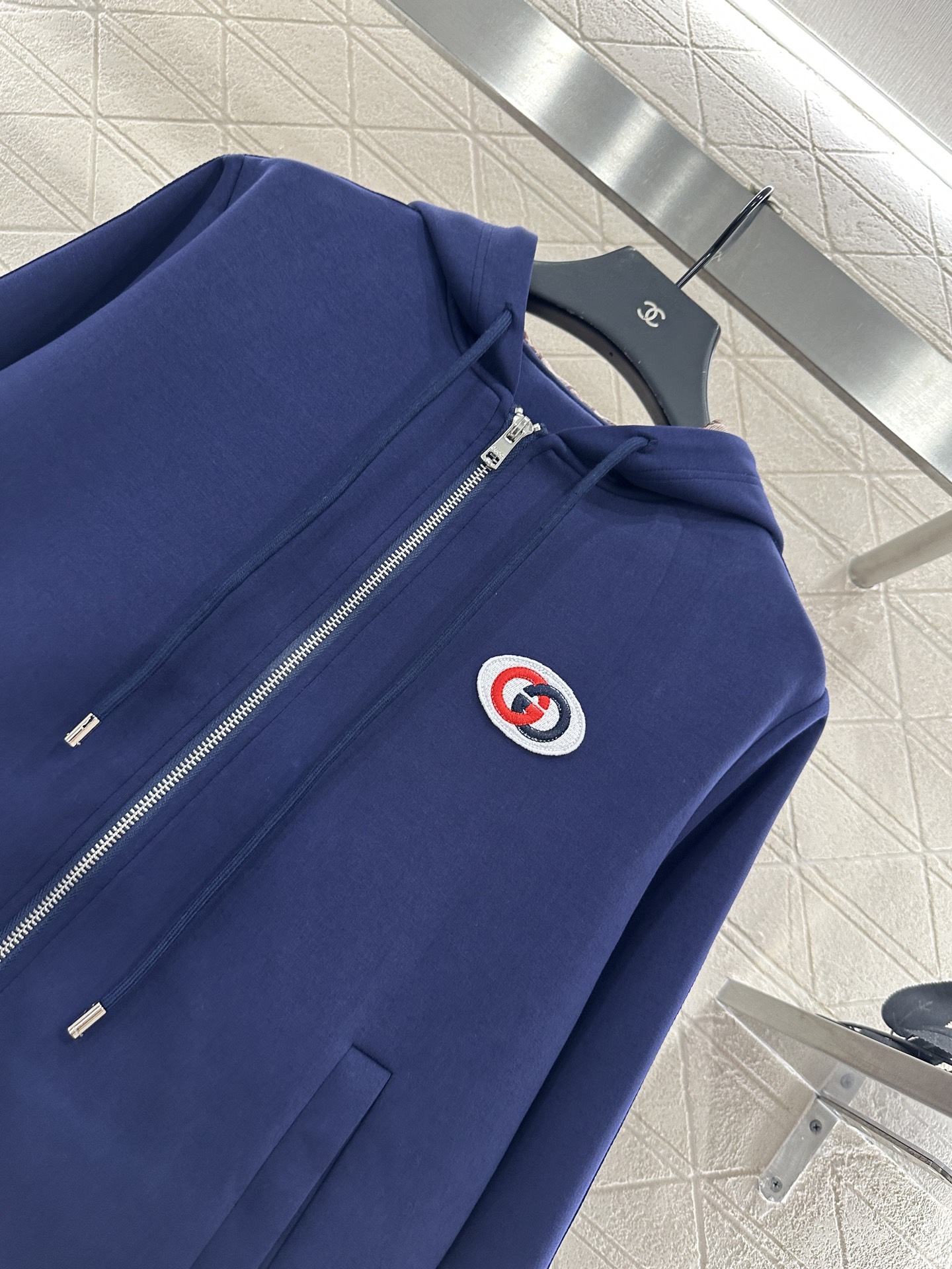 ♥Gucc*♥2025新品上架 连帽外套长裤套装定制YB进口材质，质感光泽，舒适垂顺，连帽外套裁剪，时髦