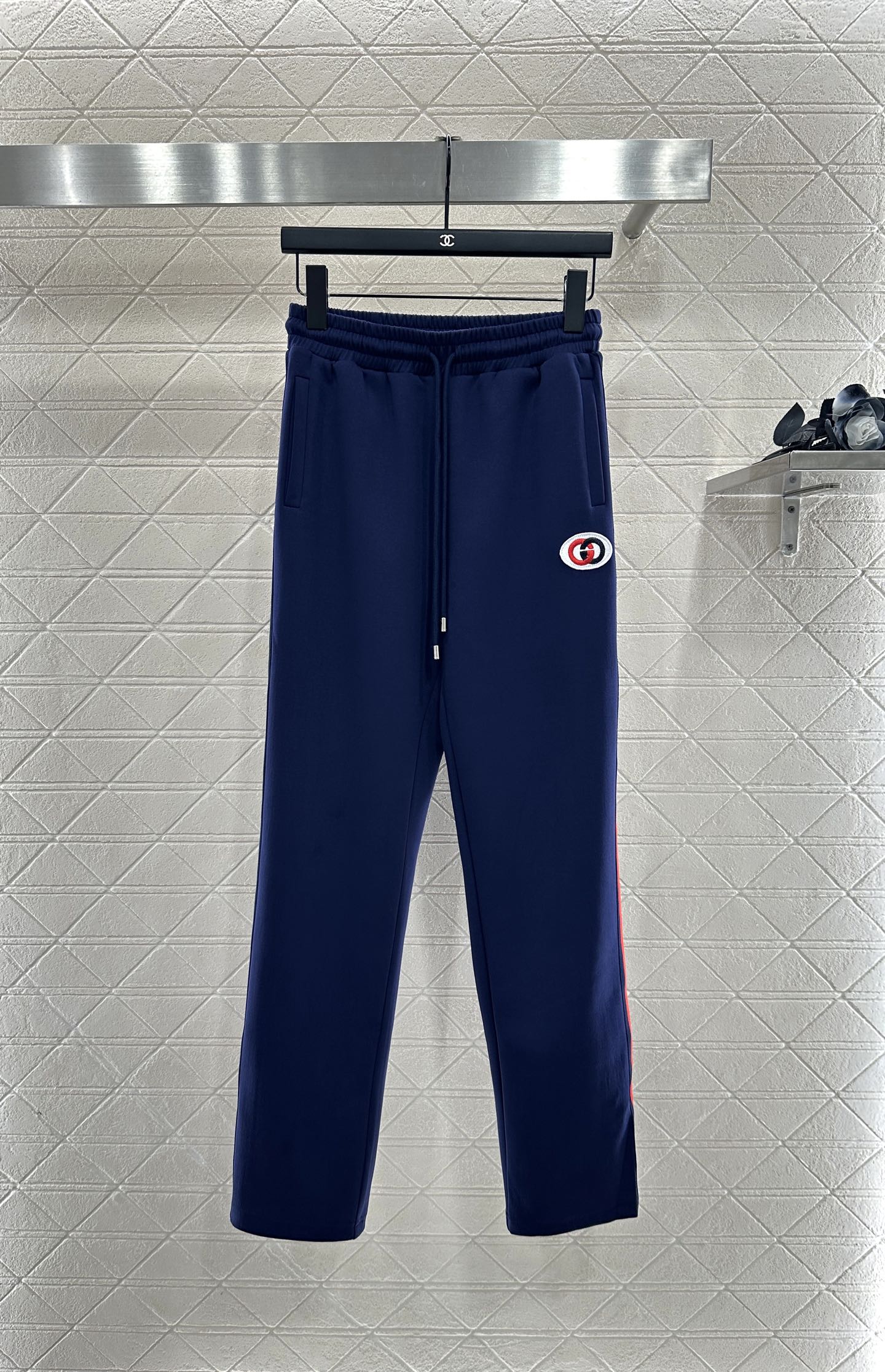 ♥Gucc*♥2025新品上架 连帽外套长裤套装定制YB进口材质，质感光泽，舒适垂顺，连帽外套裁剪，时髦