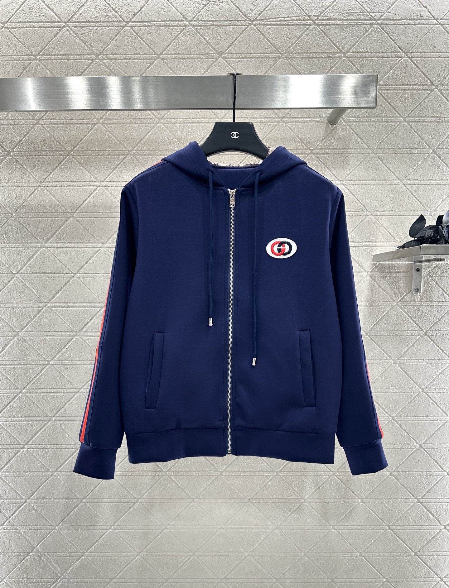 ♥Gucc*♥2025新品上架 连帽外套长裤套装定制YB进口材质，质感光泽，舒适垂顺，连帽外套裁剪，时髦