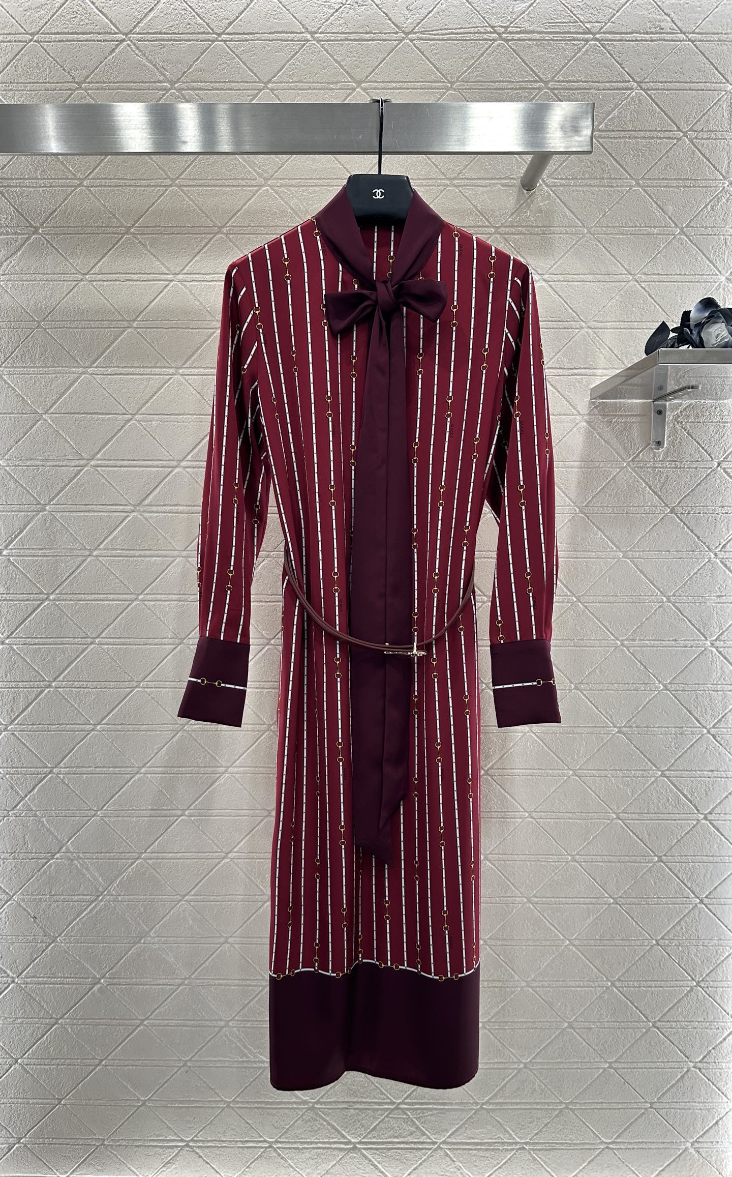 ♥Gucc*♥2025新品上架 印花腰带连衣裙定制YB进口斜纹稠材质，质感光泽，垂顺飘逸，飘带连衣长裙剪