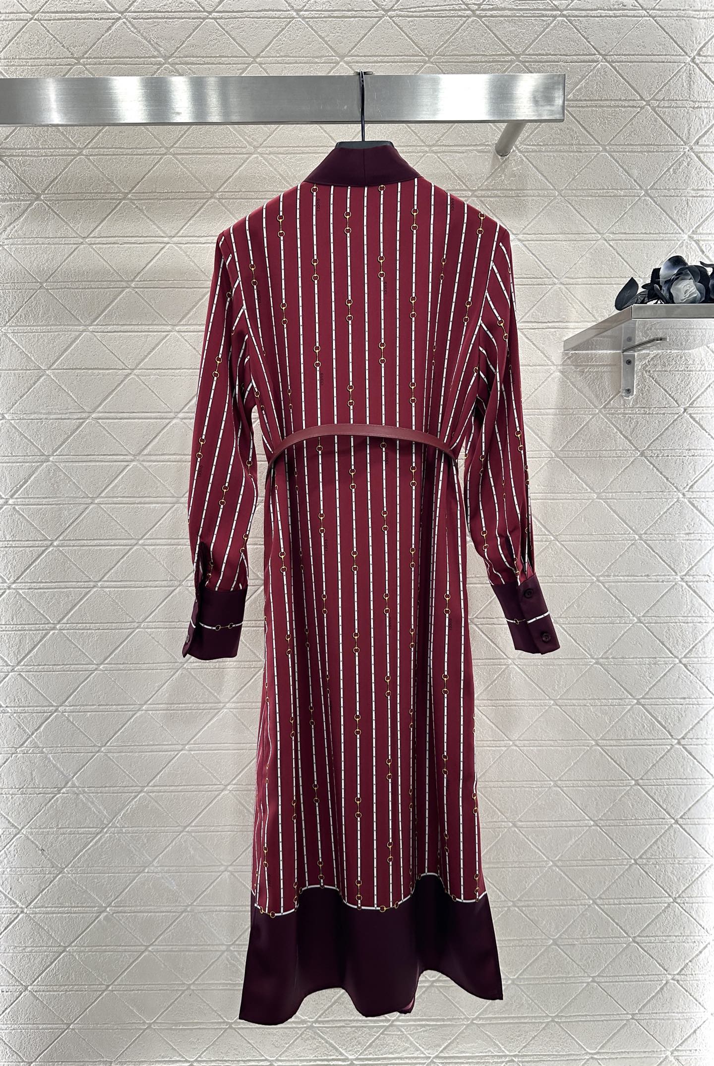 ♥Gucc*♥2025新品上架 印花腰带连衣裙定制YB进口斜纹稠材质，质感光泽，垂顺飘逸，飘带连衣长裙剪