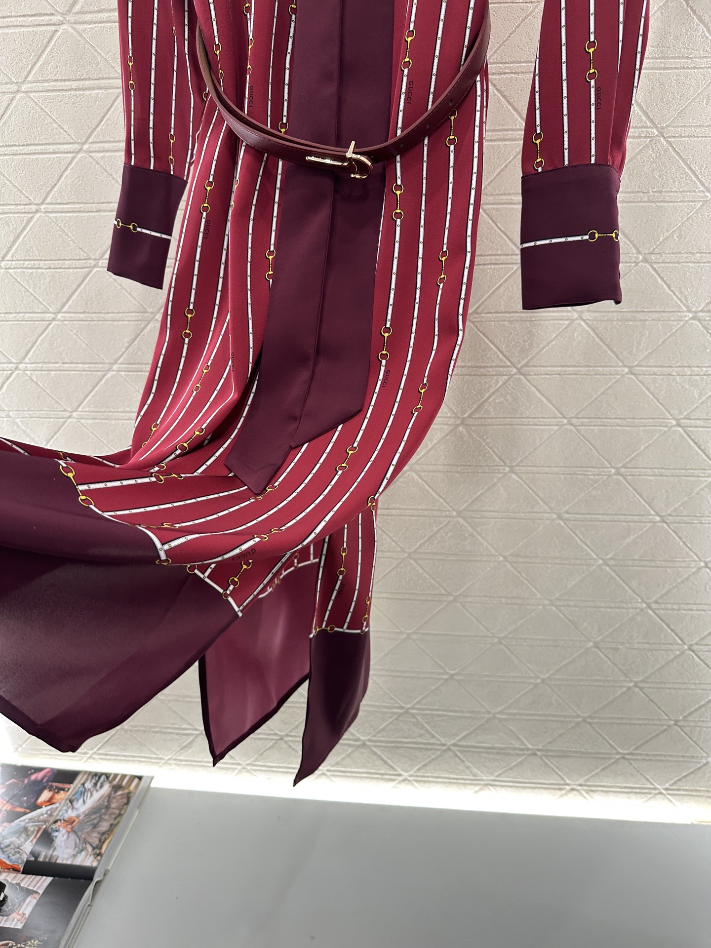 ♥Gucc*♥2025新品上架 印花腰带连衣裙定制YB进口斜纹稠材质，质感光泽，垂顺飘逸，飘带连衣长裙剪