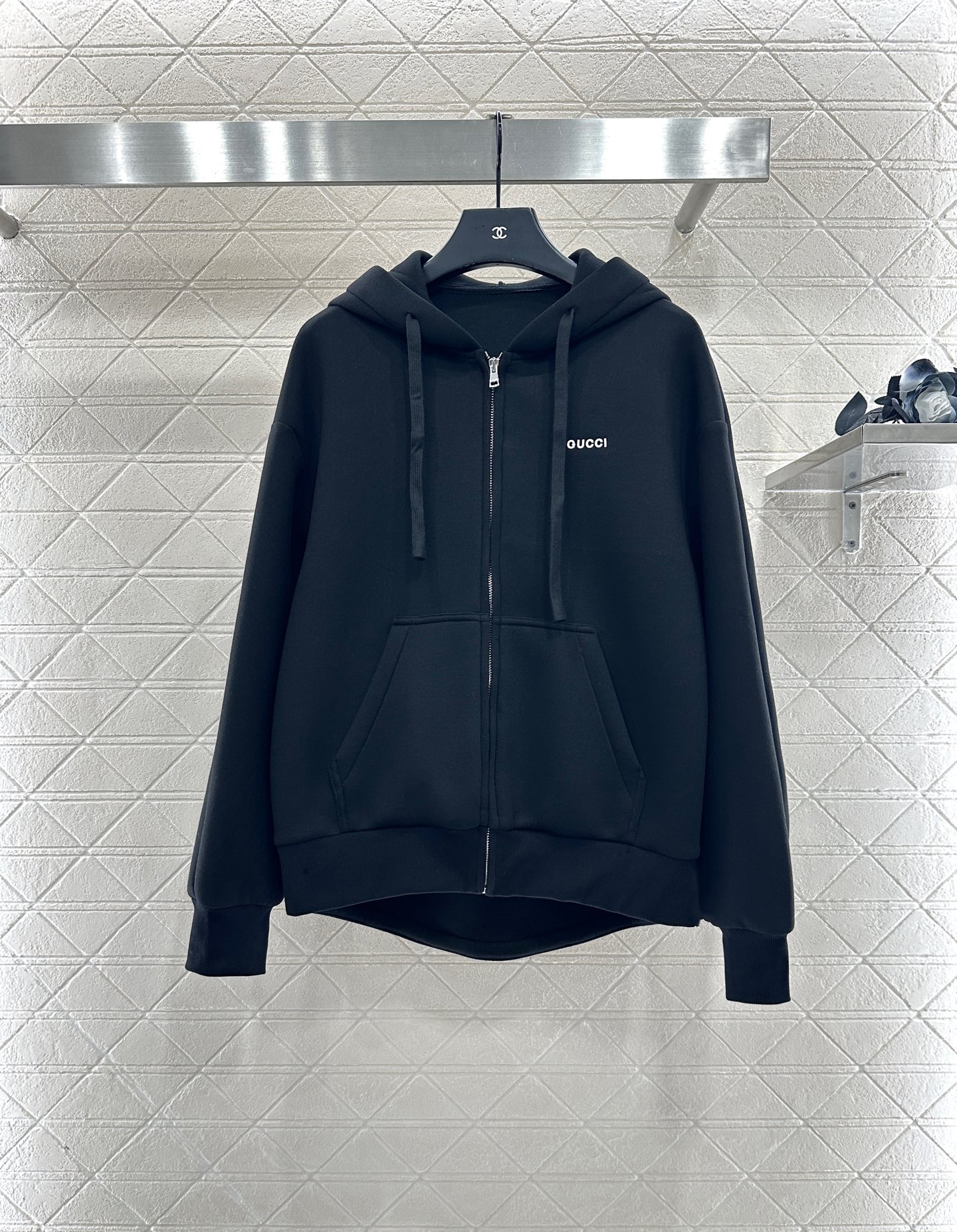 ♥Gucc*♥2025新品上架 连帽字母外套短裤套装定制YB进口人棉材质，柔软亲肤，舒适有型，连帽外套裁