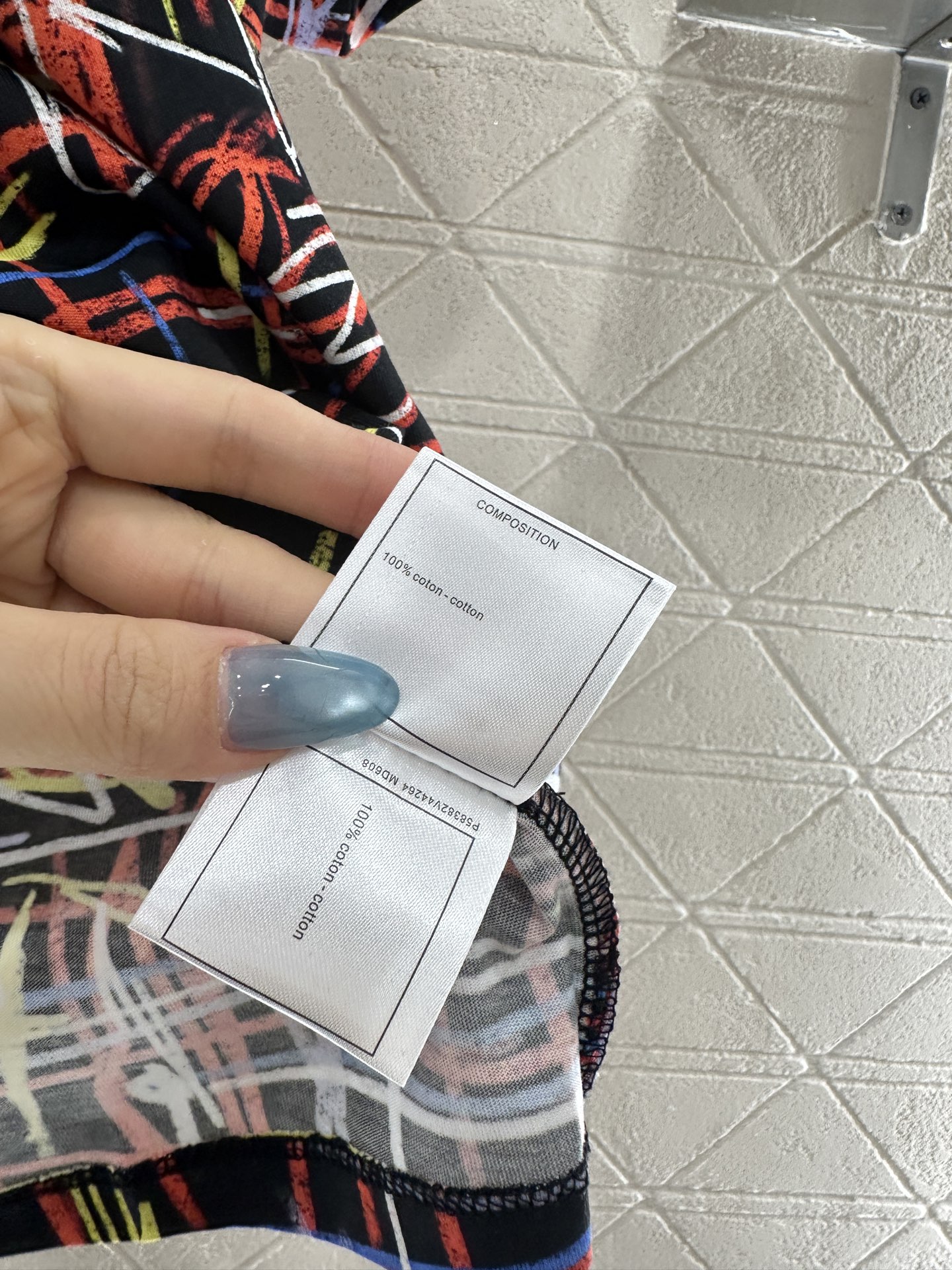 ♥Chane*♥2025新品上架 圆领涂鸦印花𝑇𝑒𝑒定制YB丝光全棉材质，透气舒适，质感十足，圆领短袖剪