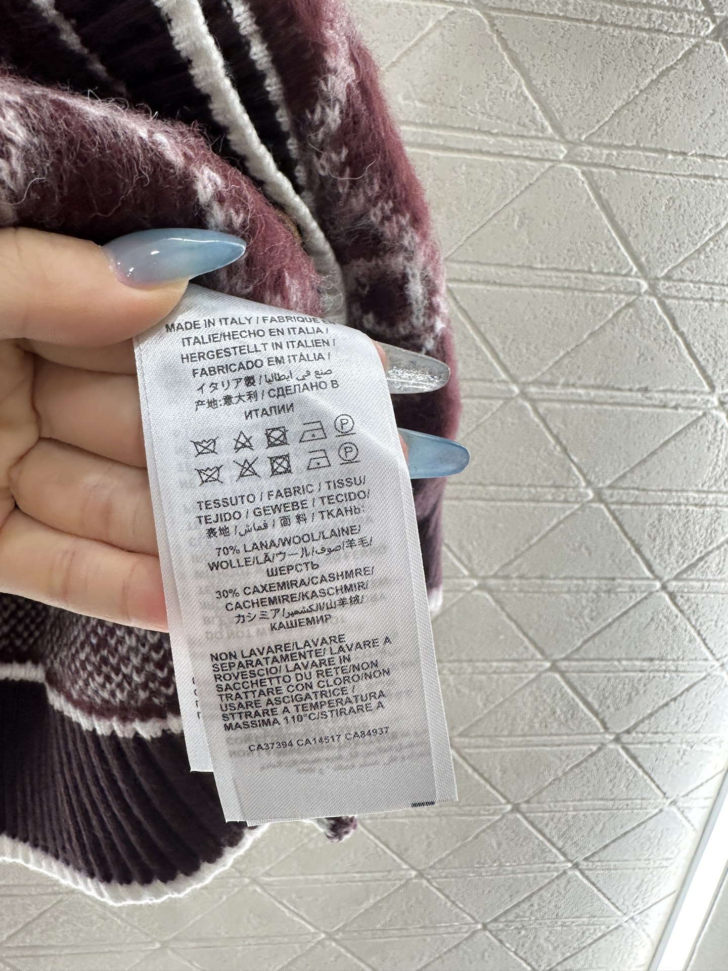 ♥Gucc*♥2025新品上架 圆领菱格提花针织开衫定制YB羊毛纱线织造，质感细腻，舒适好穿，圆领廓形O