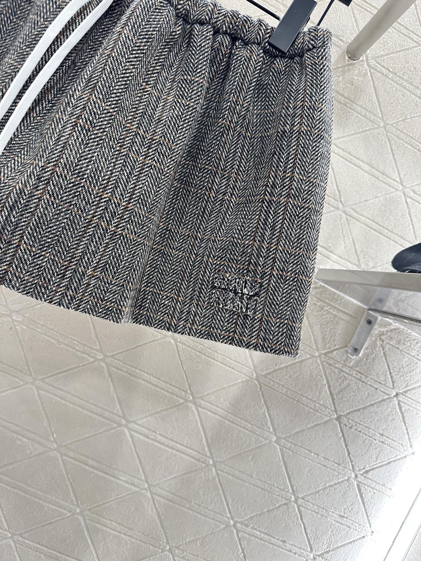 ♥Miumi*♥2025新品上架 格纹抽绳超短裙定制YB百分百初剪精仿羊毛材质，质感高级，垂顺舒适，弹力