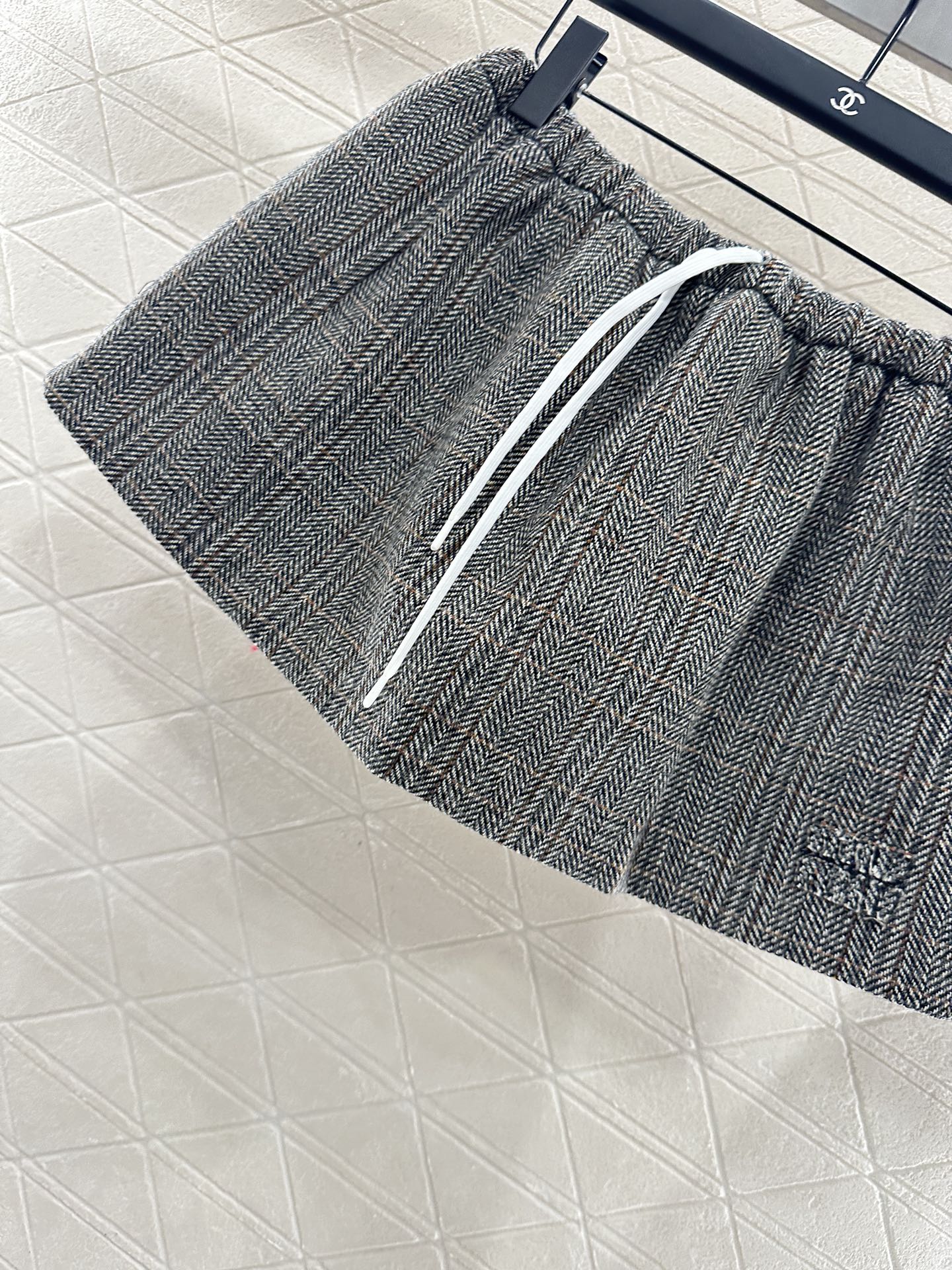 ♥Miumi*♥2025新品上架 格纹抽绳超短裙定制YB百分百初剪精仿羊毛材质，质感高级，垂顺舒适，弹力