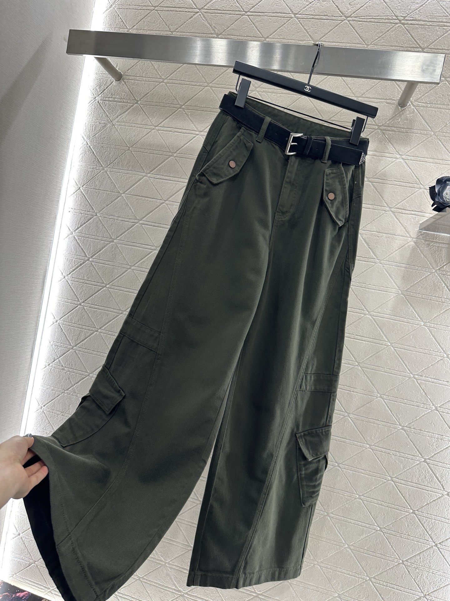 ♥Prad*♥2025新品上架 翻盖口袋工装长裤定制YB斜纹牛仔棉材质，质感高级，垂感更强，高腰阔腿长裤