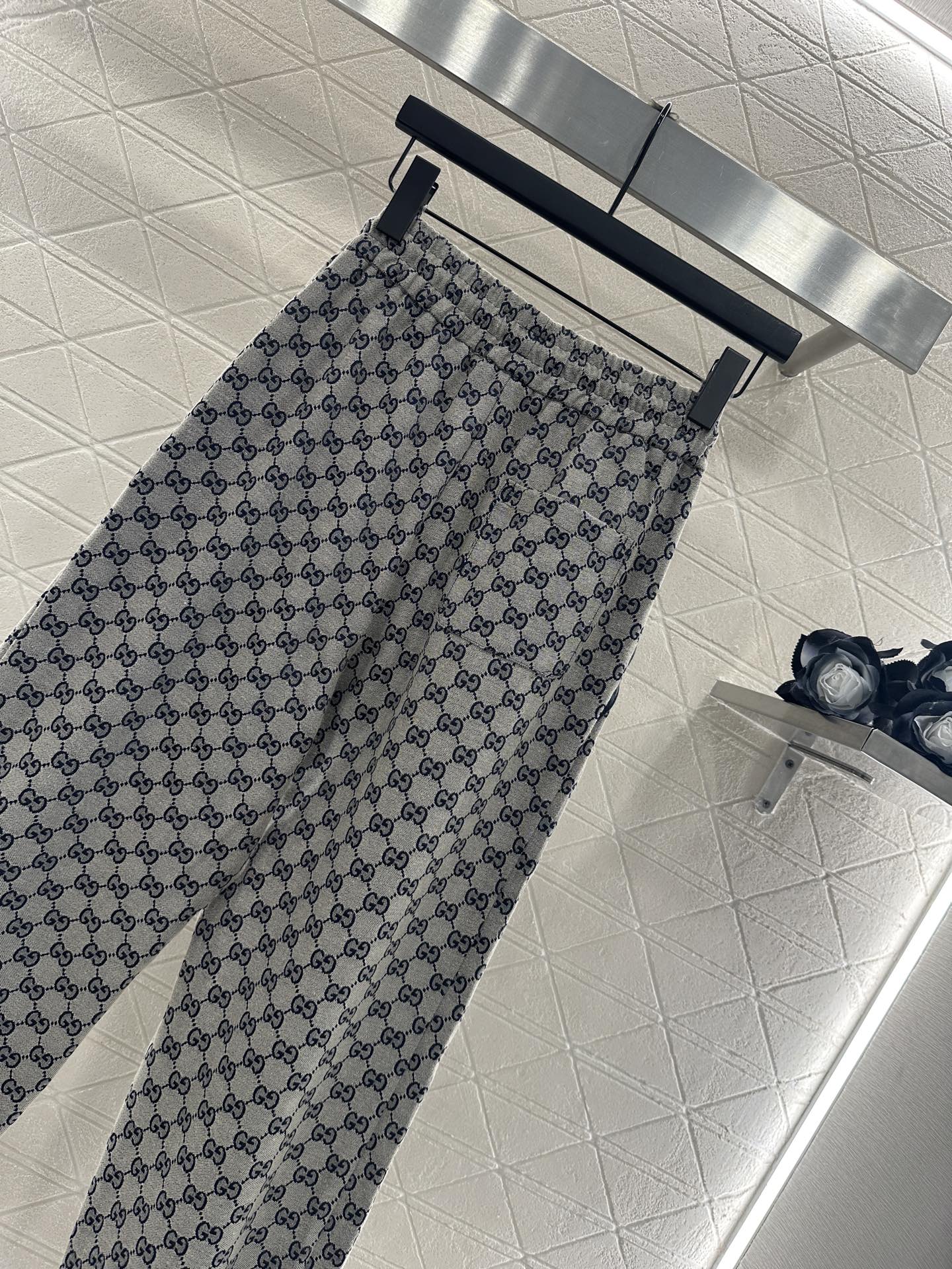 ♥Gucc*♥2025新品上架 提花休闲抽绳束脚长裤定制YB进口提花材质，质感细腻，舒适好穿，休闲束脚长