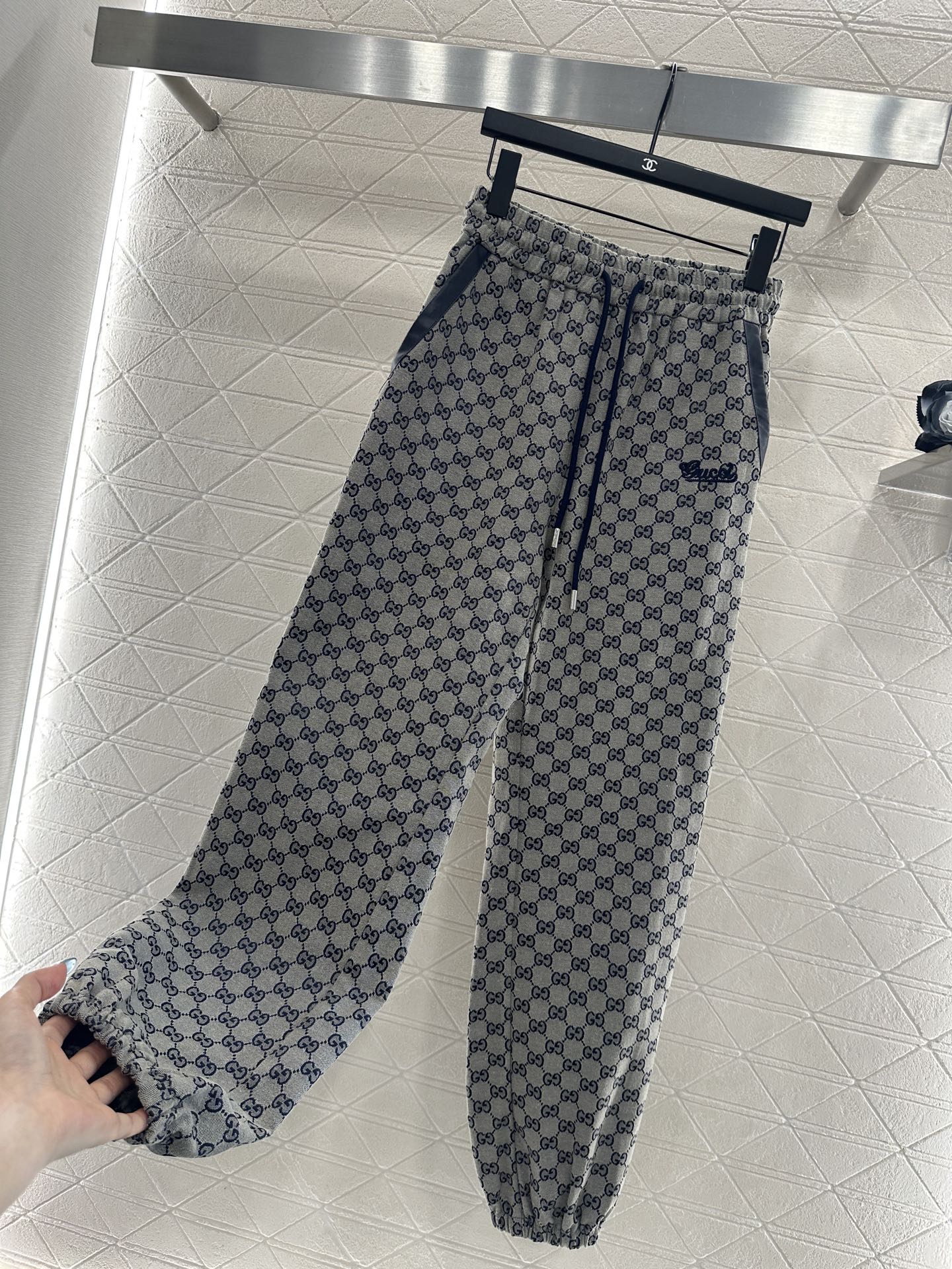 ♥Gucc*♥2025新品上架 提花休闲抽绳束脚长裤定制YB进口提花材质，质感细腻，舒适好穿，休闲束脚长