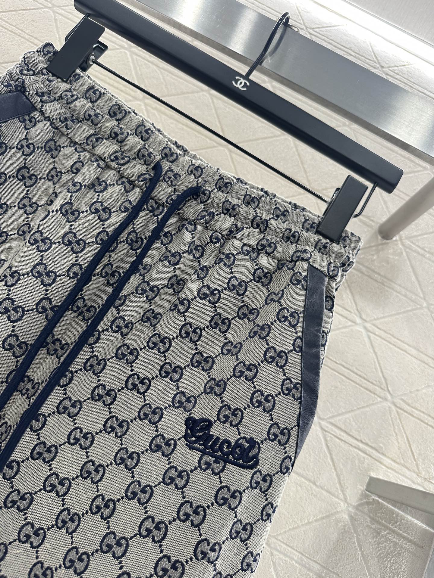 ♥Gucc*♥2025新品上架 提花休闲抽绳束脚长裤定制YB进口提花材质，质感细腻，舒适好穿，休闲束脚长