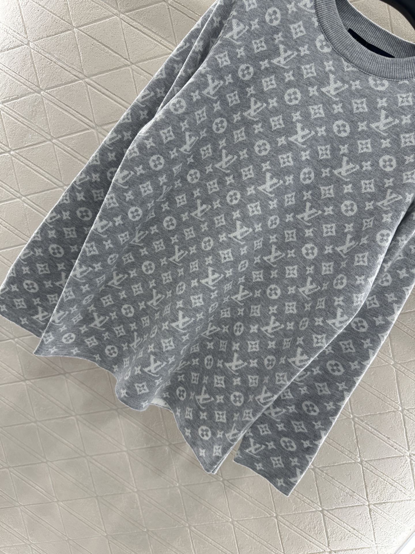 ♥Louis Vuitto*♥2025新品上架 提花宽松针织上衣定制YB羊毛纱线织造，质感高级舒适，套头