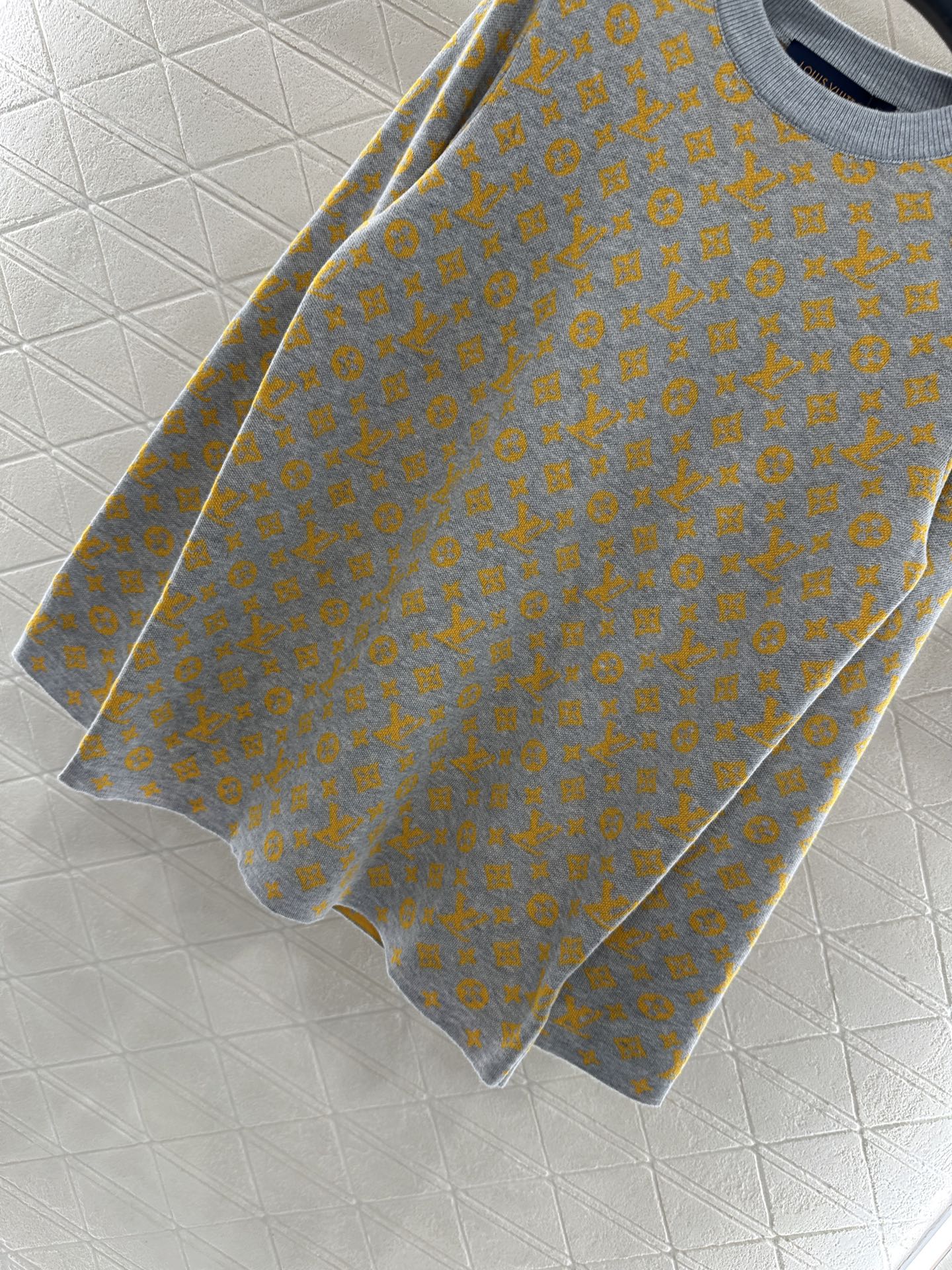 ♥Louis Vuitto*♥2025新品上架 提花宽松针织上衣定制YB羊毛纱线织造，质感高级舒适，套头