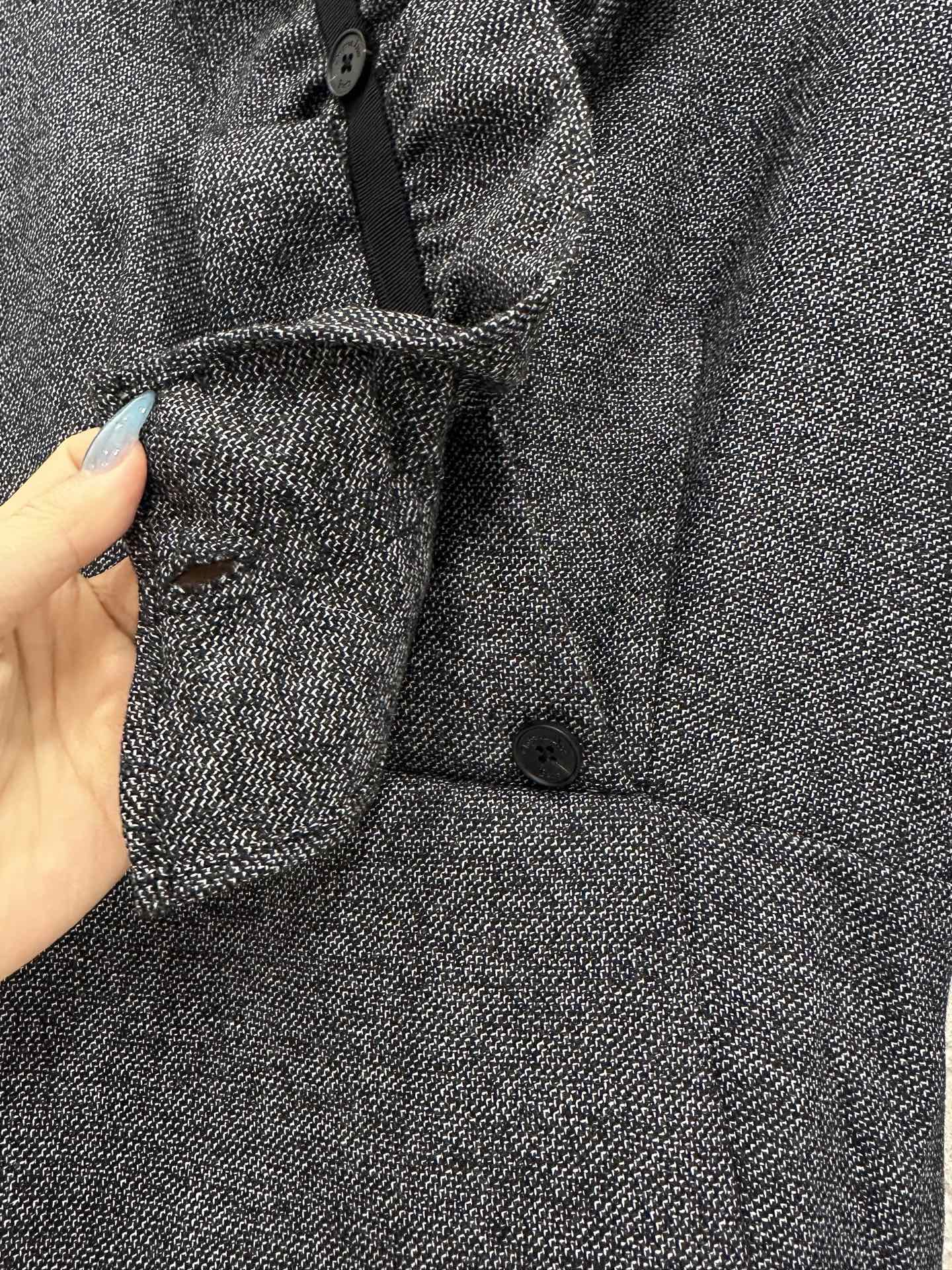 ♥Dio*♥2025新品上架 可拆卸褶皱花边连衣裙定制YB精仿羊毛材质，质感高级，垂顺有型，深浅灰黑两色