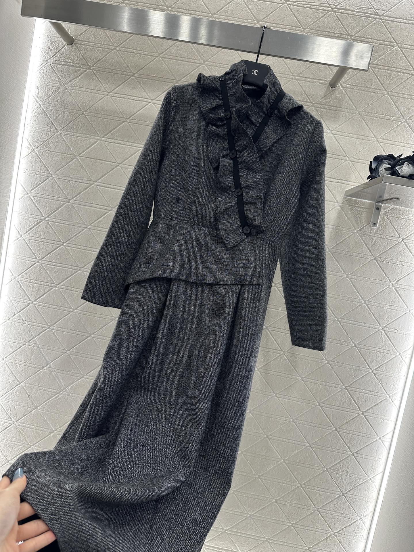 ♥Dio*♥2025新品上架 可拆卸褶皱花边连衣裙定制YB精仿羊毛材质，质感高级，垂顺有型，深浅灰黑两色