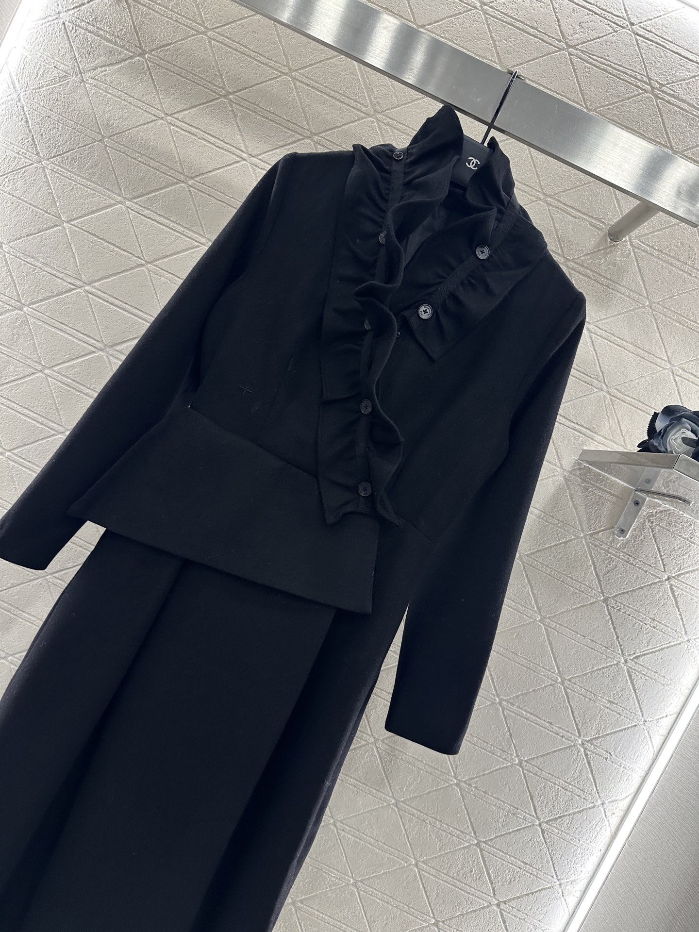 ♥Dio*♥2025新品上架 可拆卸褶皱花边连衣裙定制YB精仿羊毛材质，质感高级，垂顺有型，深浅灰黑两色