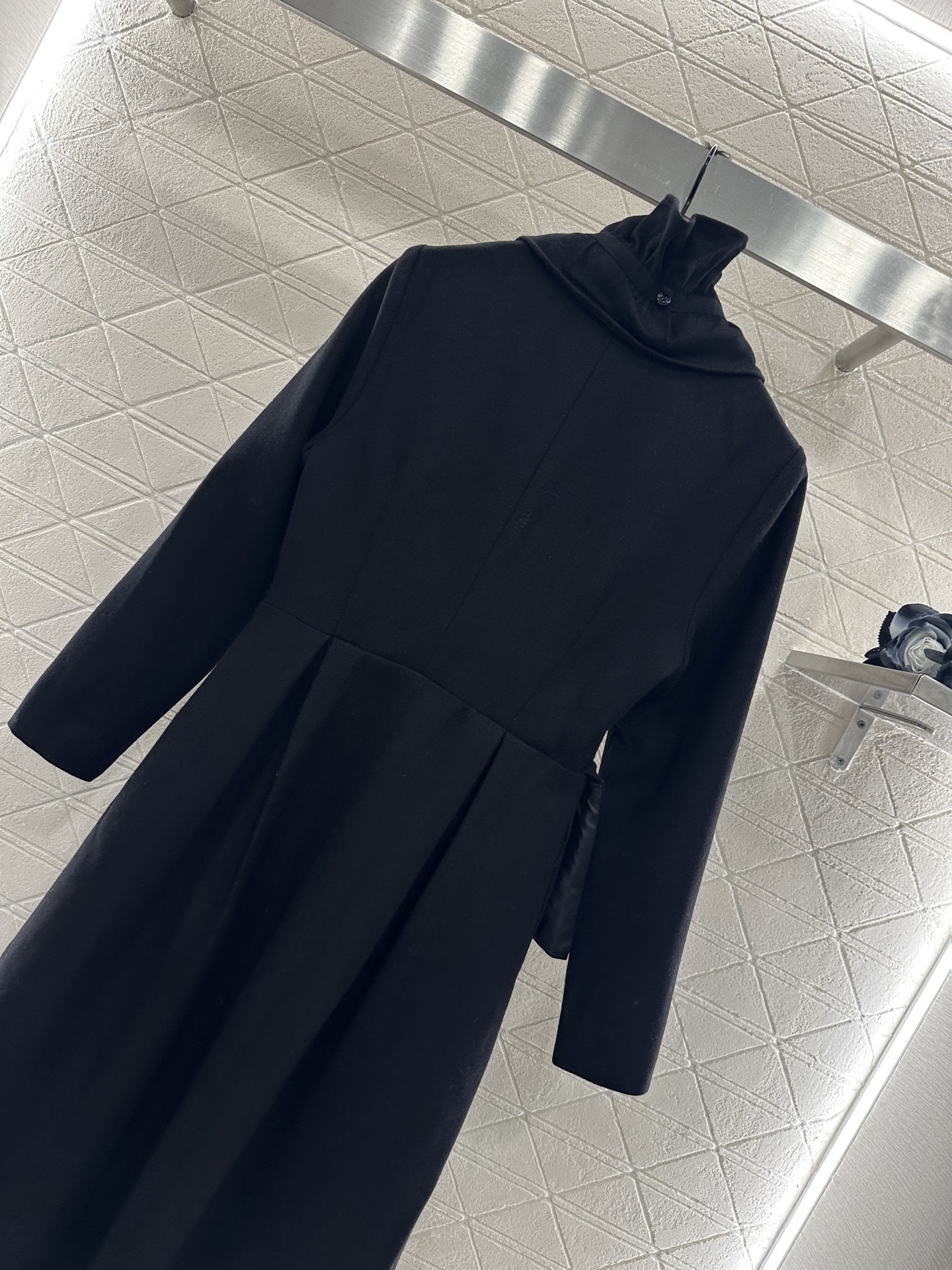 ♥Dio*♥2025新品上架 可拆卸褶皱花边连衣裙定制YB精仿羊毛材质，质感高级，垂顺有型，深浅灰黑两色