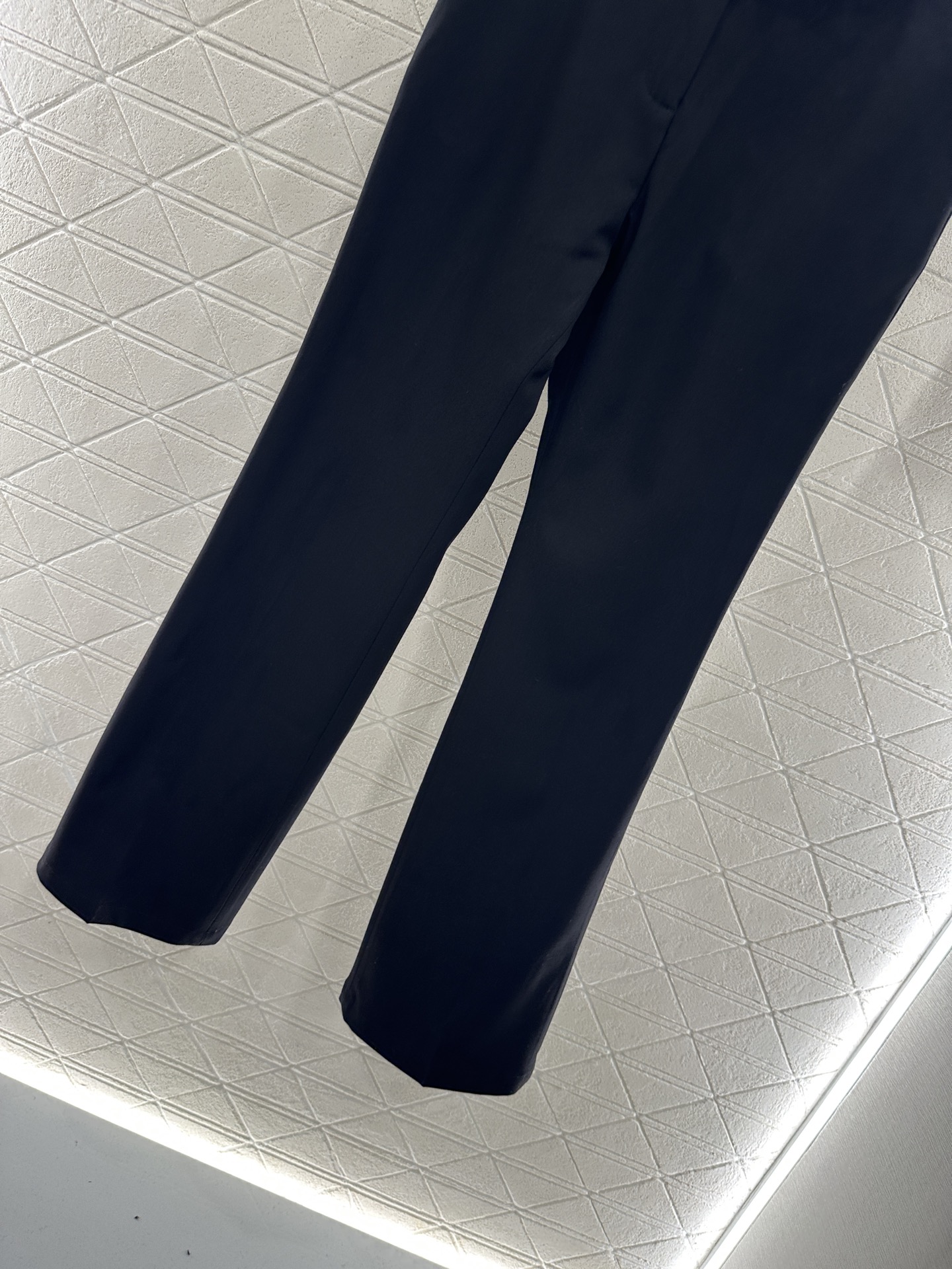 ♥Louis Vuitto*♥2025新品上架 皮革链扣西装直筒长裤定制YB进口精仿羊毛材质，质感光泽，