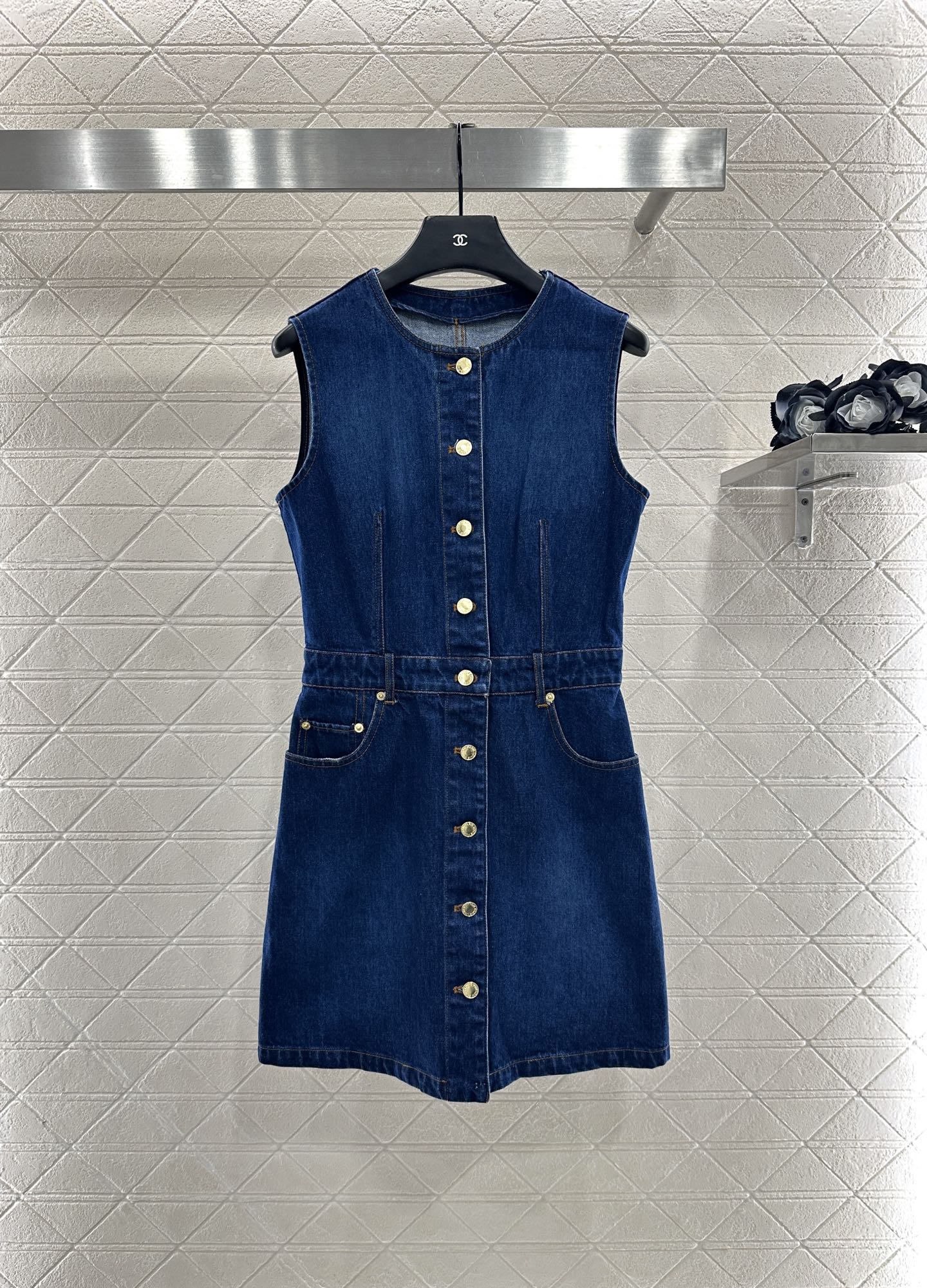 ♥Louis Vuitto*♥2025新品上架 牛仔背心裙定制YB斜纹棉牛仔材质，质感细腻，弹力舒适，背