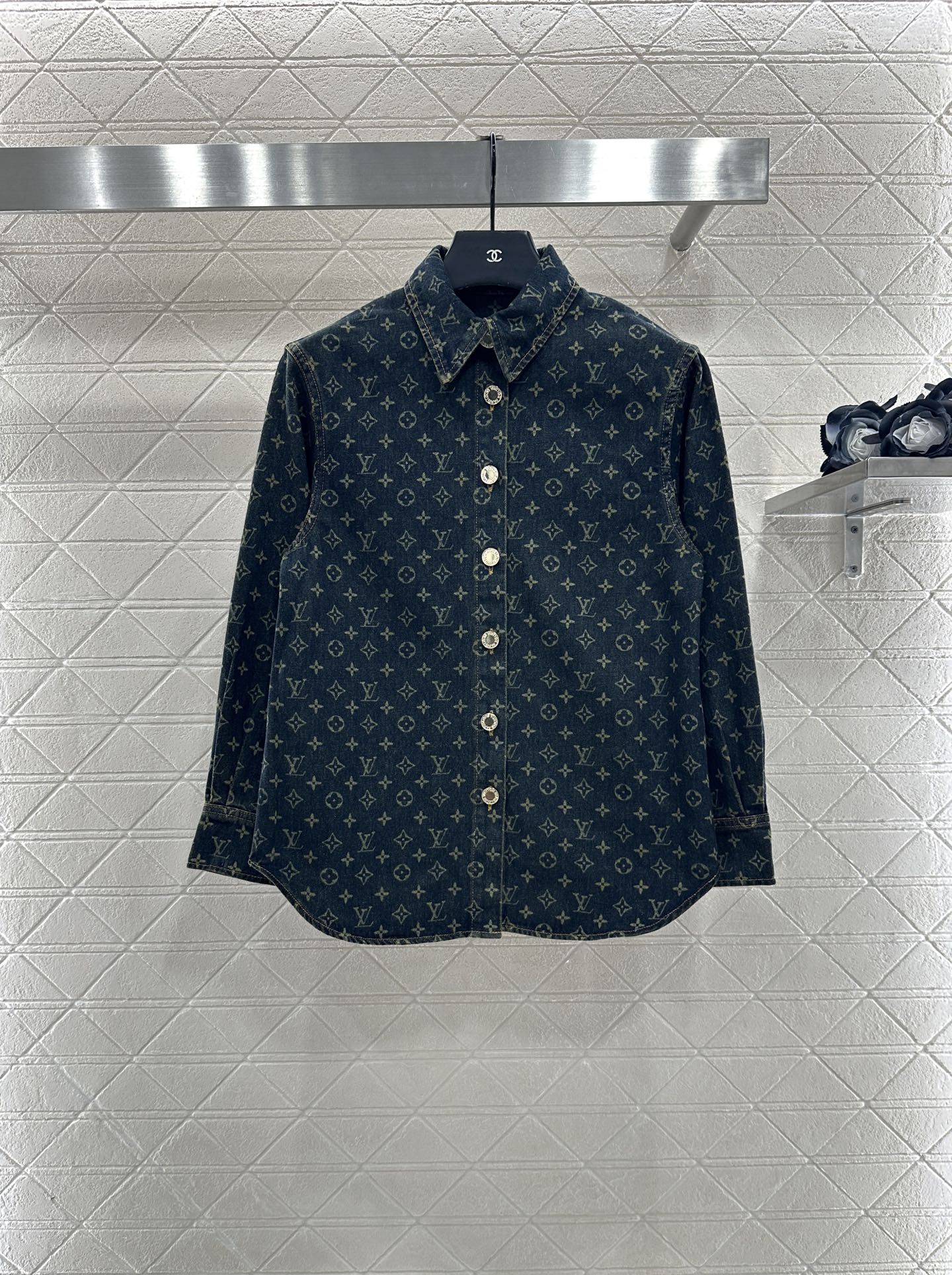 ♥Louus vuitto*♥2025新品上架 牛仔衬衣压褶短裙套装定制YB斜纹棉牛仔材质，质感细腻，穿