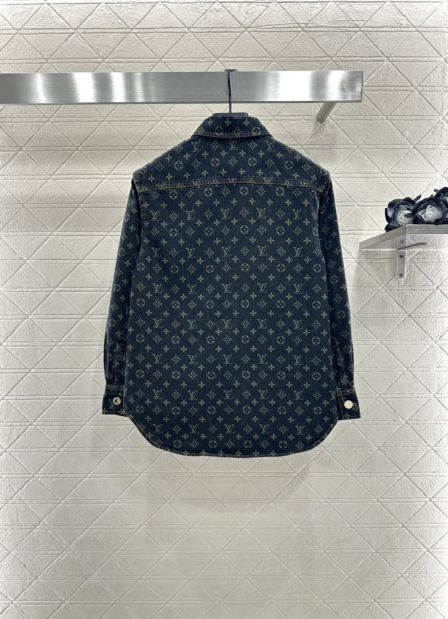 ♥Louus vuitto*♥2025新品上架 牛仔衬衣压褶短裙套装定制YB斜纹棉牛仔材质，质感细腻，穿