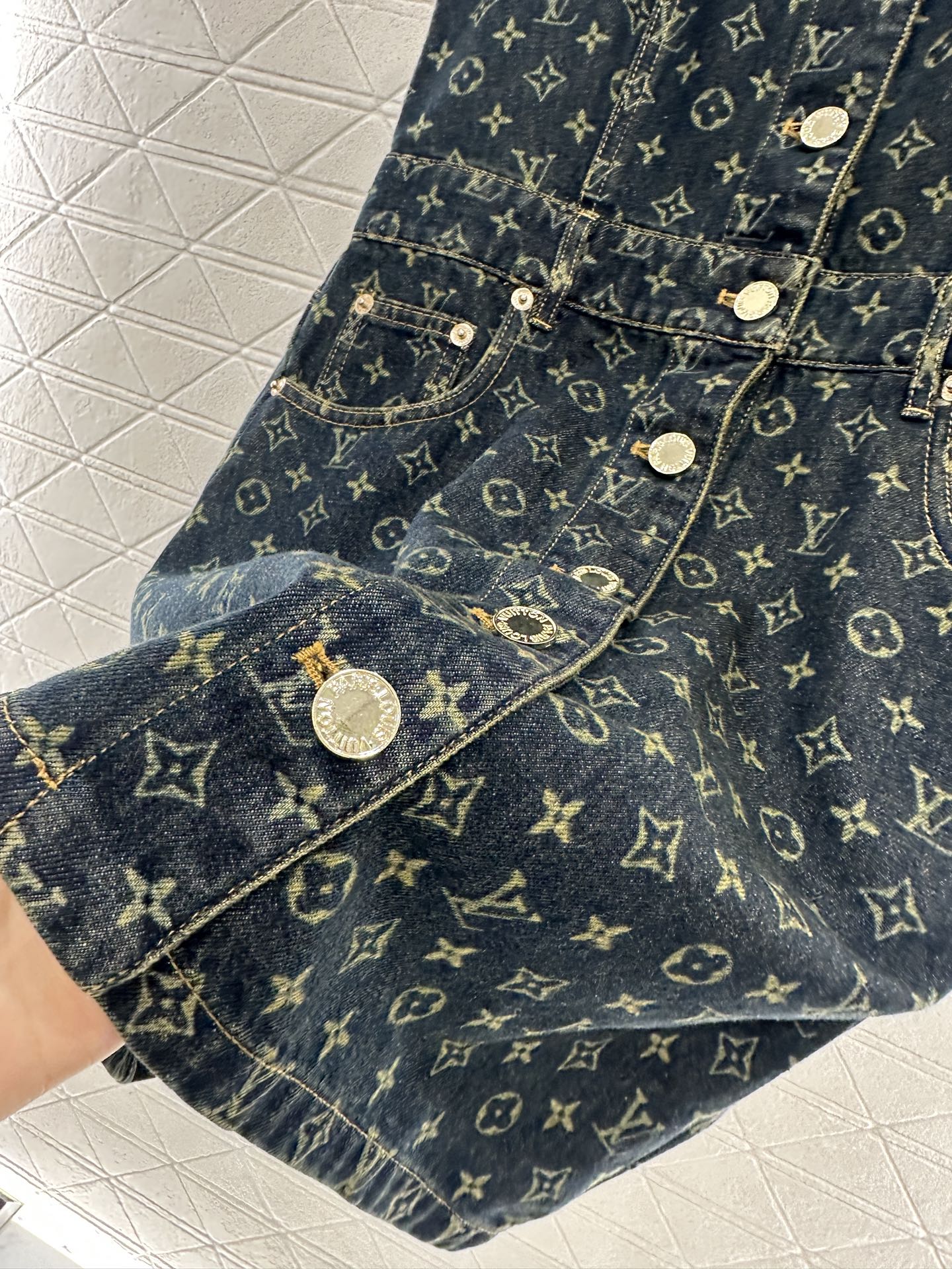 ♥Louis Vuitto*♥2025新品上架 牛仔背心裙定制YB斜纹棉牛仔材质，质感细腻，立挺舒适，背