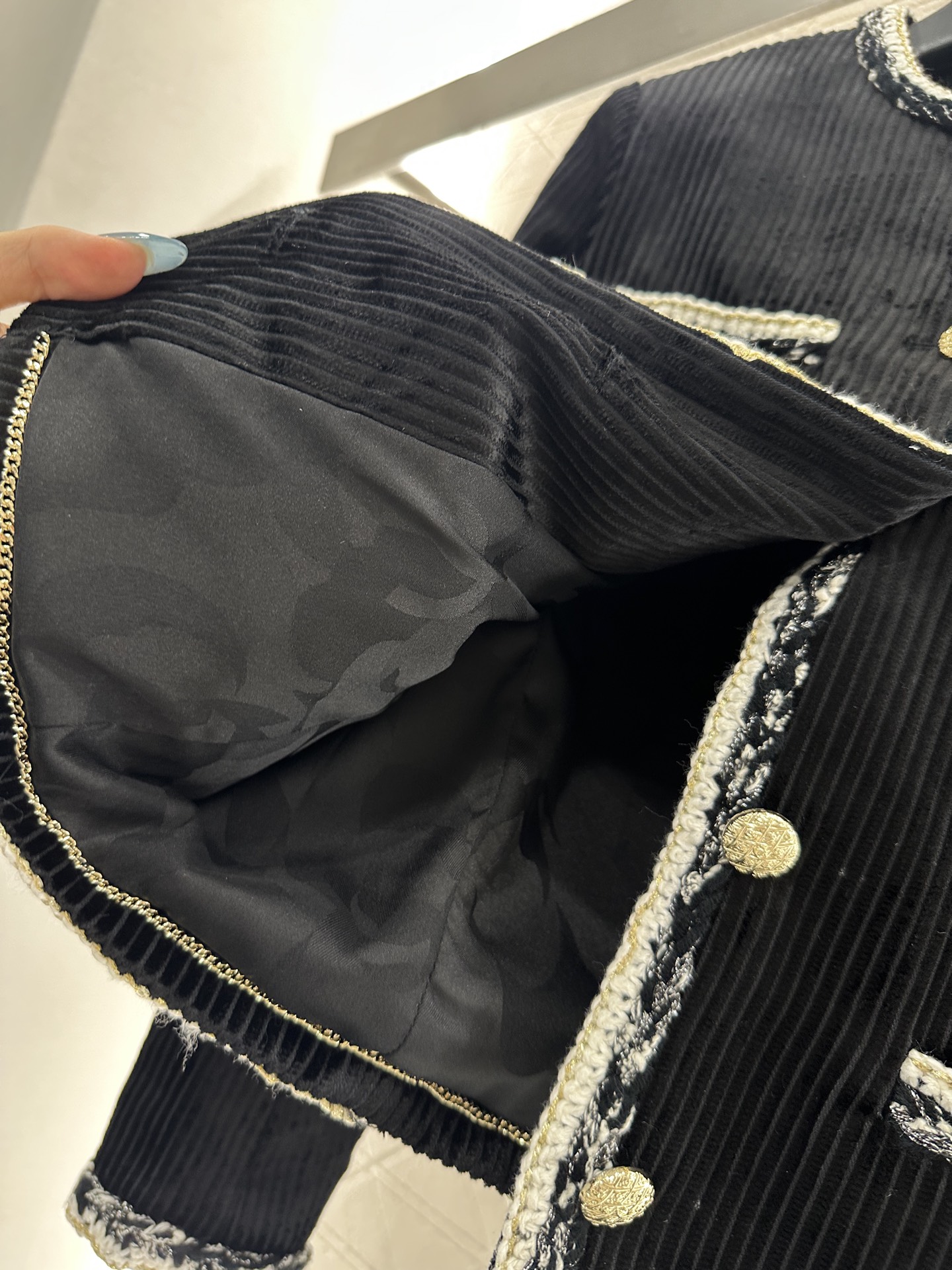 ♥Chane*♥2025新品上架 撞色捆边灯芯绒洋装外套定制YB进口灯芯绒材质，肌理明显，质感上乘，圆领