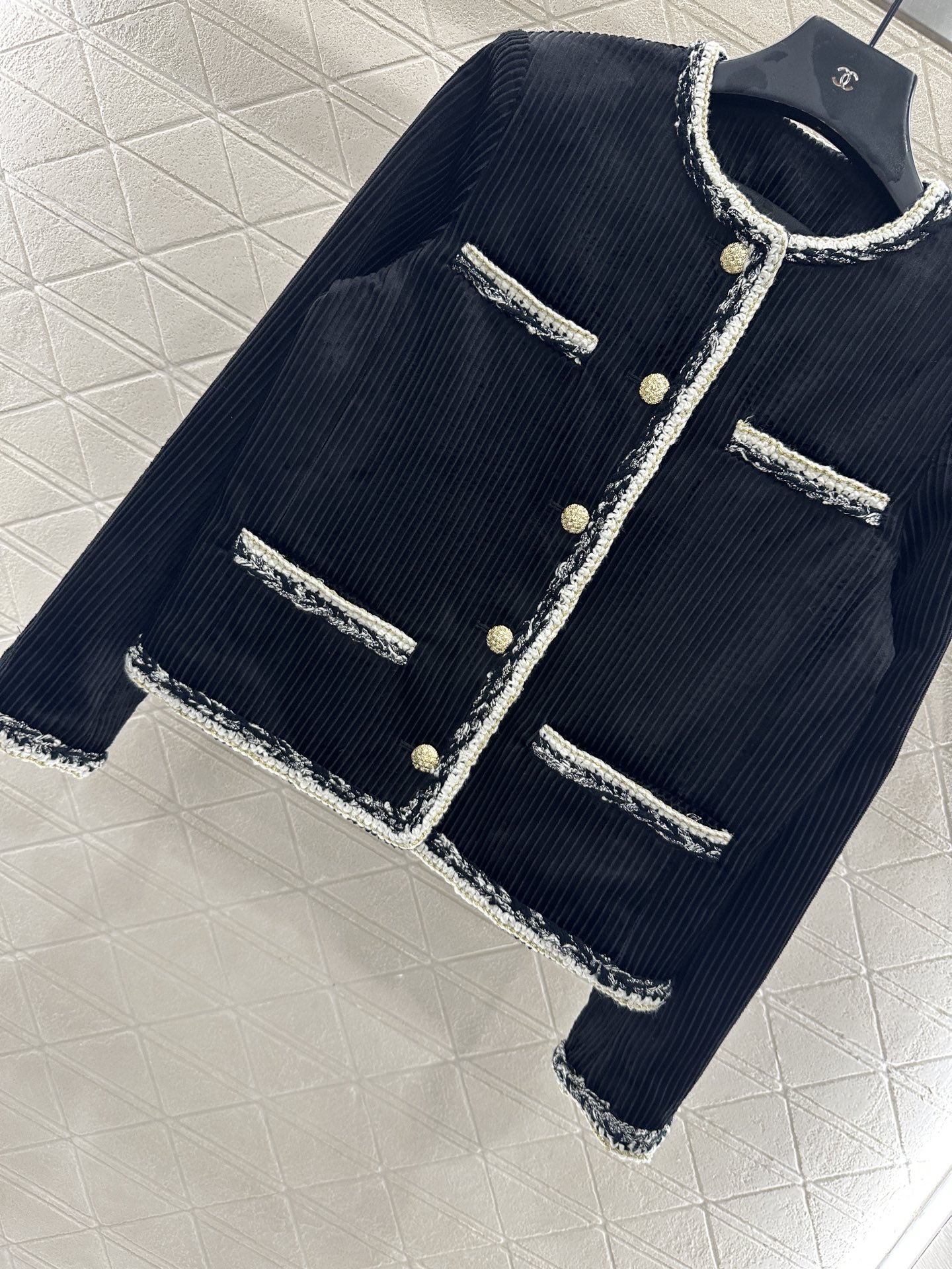 ♥Chane*♥2025新品上架 撞色捆边灯芯绒洋装外套定制YB进口灯芯绒材质，肌理明显，质感上乘，圆领