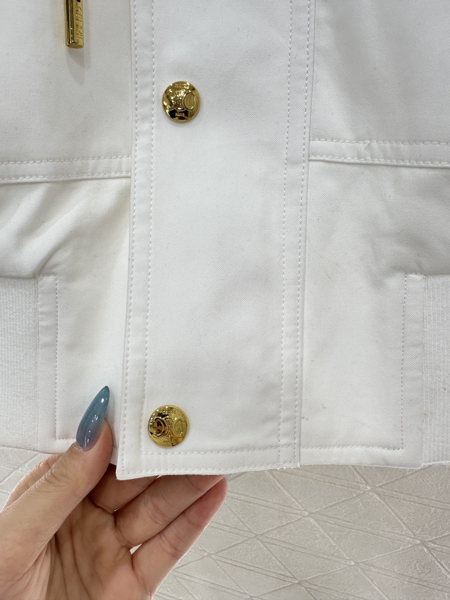 ♥Celin*♥2025新品上架 连帽夹棉抽绳外套定制YB斜纹全棉材质，质感光泽，品相十足，裁剪垂顺流畅