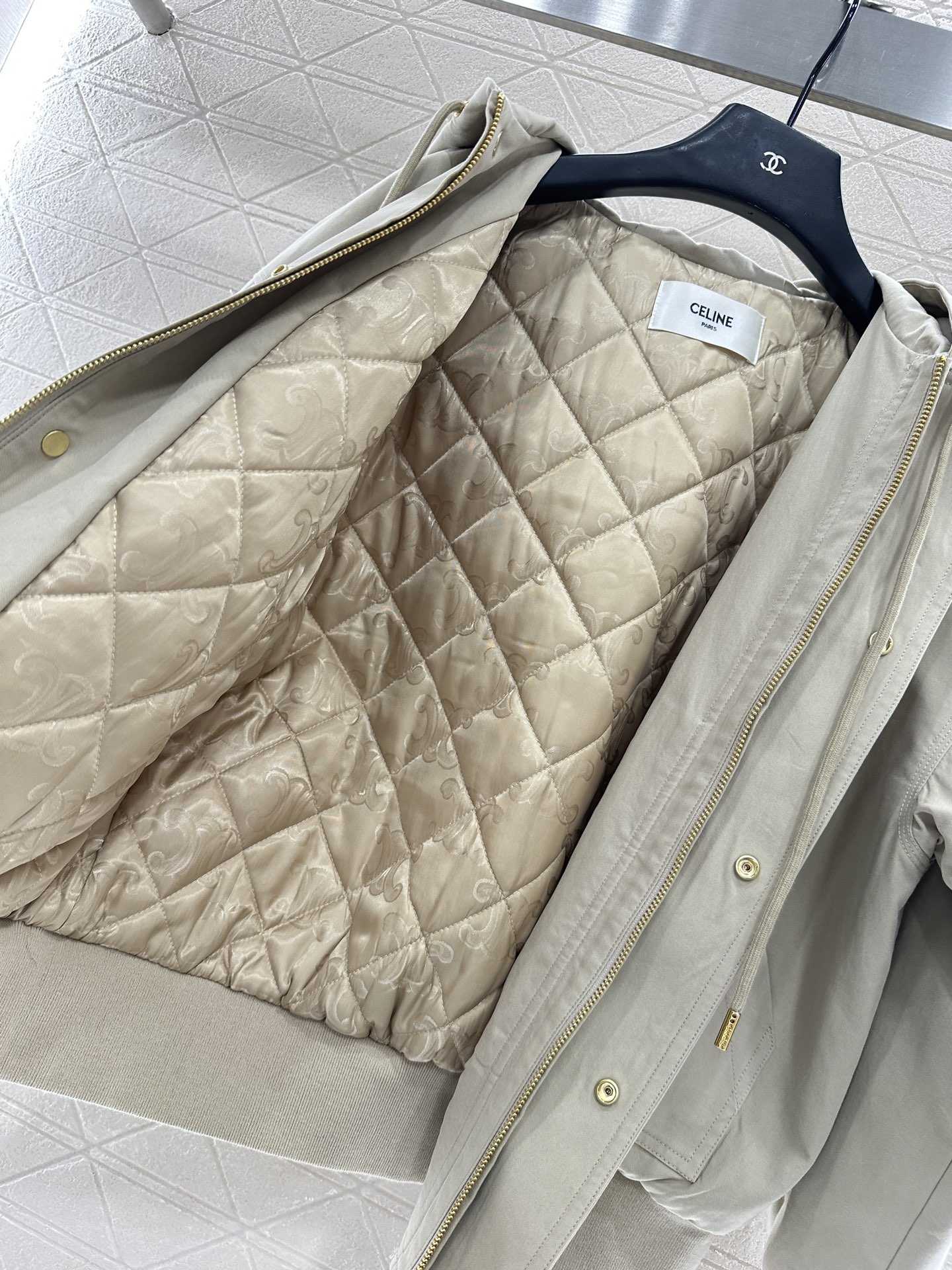 ♥Celin*♥2025新品上架 连帽夹棉抽绳外套定制YB斜纹全棉材质，质感光泽，品相十足，裁剪垂顺流畅