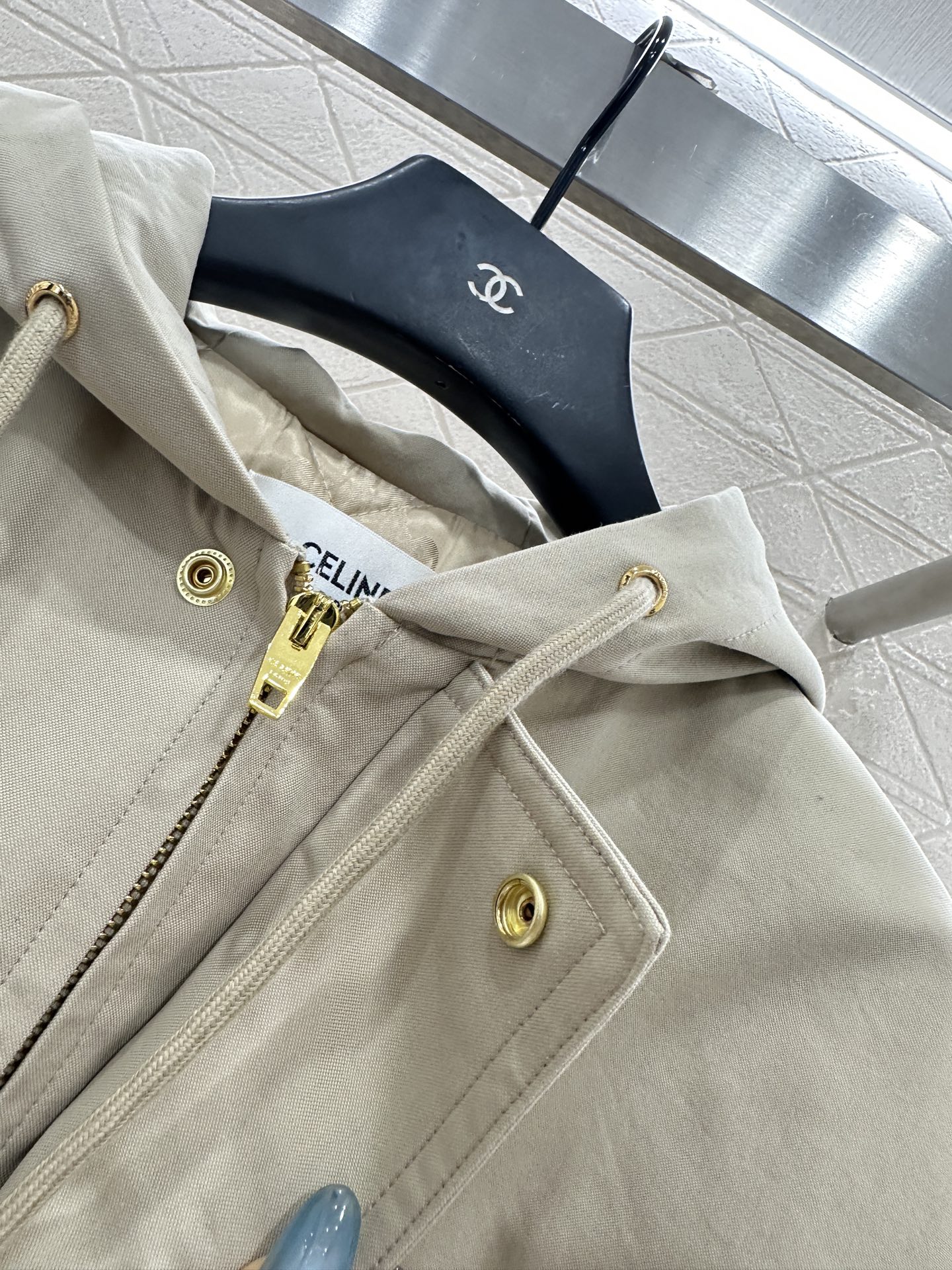 ♥Celin*♥2025新品上架 连帽夹棉抽绳外套定制YB斜纹全棉材质，质感光泽，品相十足，裁剪垂顺流畅