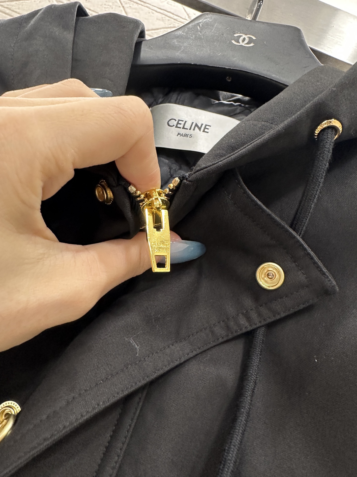 ♥Celin*♥2025新品上架 连帽夹棉抽绳外套定制YB斜纹全棉材质，质感光泽，品相十足，裁剪垂顺流畅