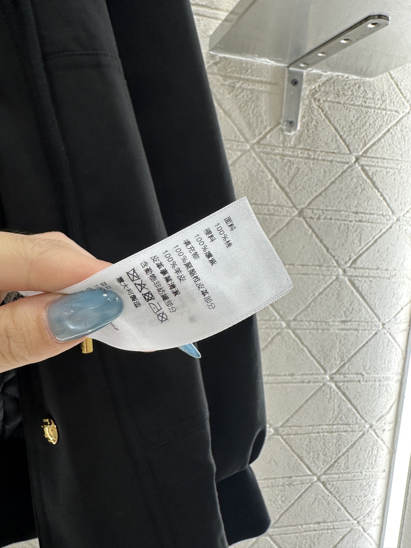 ♥Celin*♥2025新品上架 连帽夹棉抽绳外套定制YB斜纹全棉材质，质感光泽，品相十足，裁剪垂顺流畅