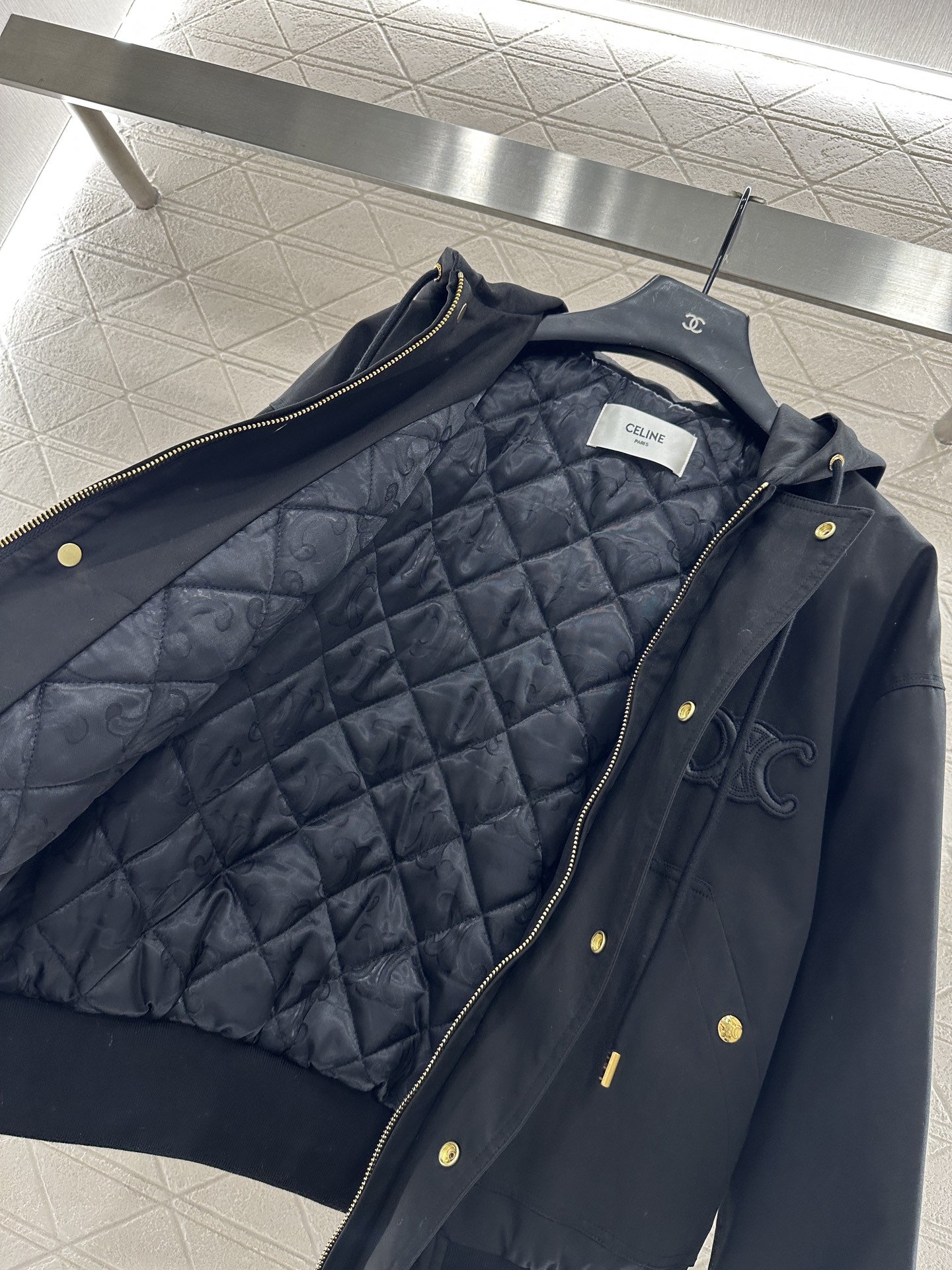 ♥Celin*♥2025新品上架 连帽夹棉抽绳外套定制YB斜纹全棉材质，质感光泽，品相十足，裁剪垂顺流畅