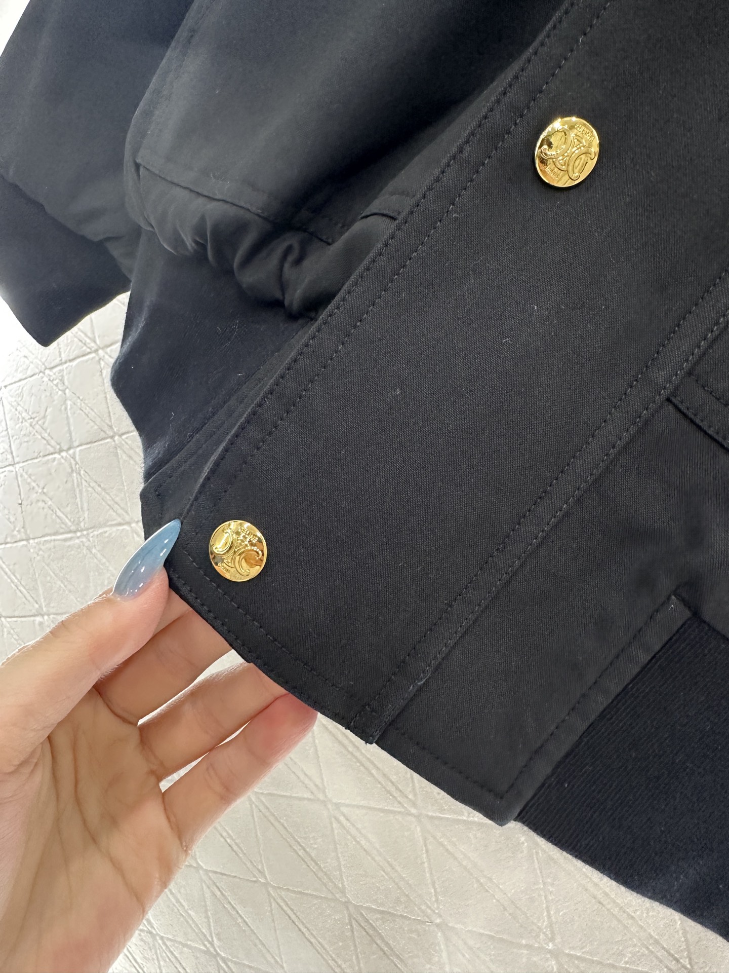 ♥Celin*♥2025新品上架 连帽夹棉抽绳外套定制YB斜纹全棉材质，质感光泽，品相十足，裁剪垂顺流畅